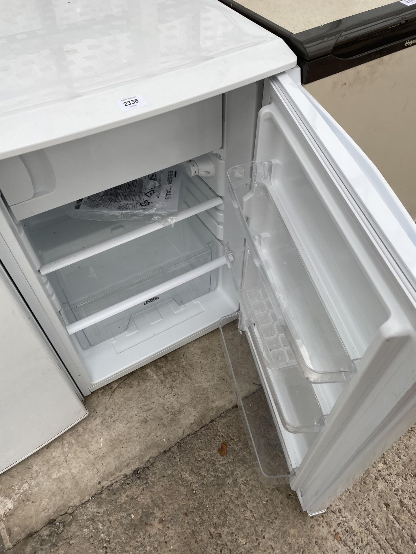 A WHITE UNDERCOUNTER FRIDGE - Image 2 of 2