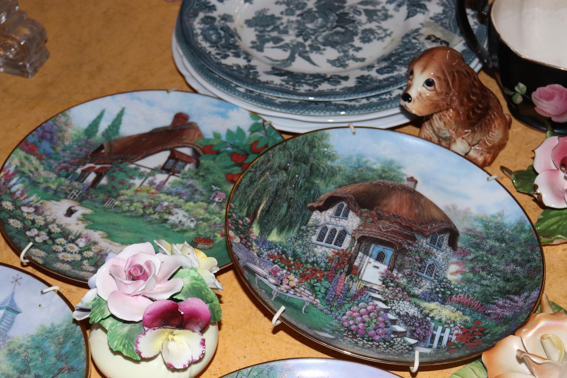 A LARGE QUANTITY OF CERAMICS TO INCLUDE LILLIPUTT LANE CABINET PLATES, ROYAL DOULTON, ETC POSIES, - Image 4 of 10