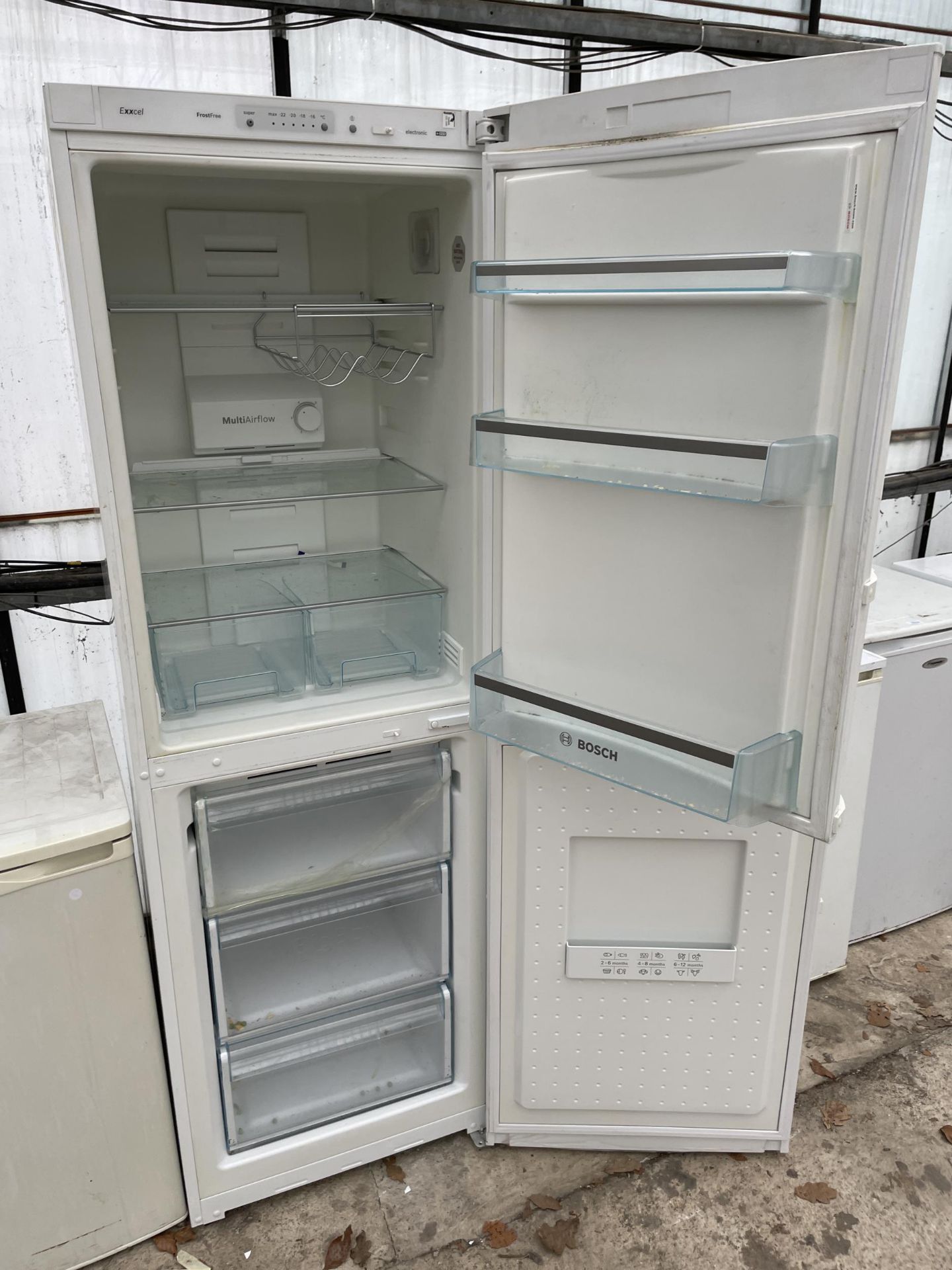 A TALL WHITE BOSCH UPRIGHT FRIDGE FREEZER - Image 2 of 2