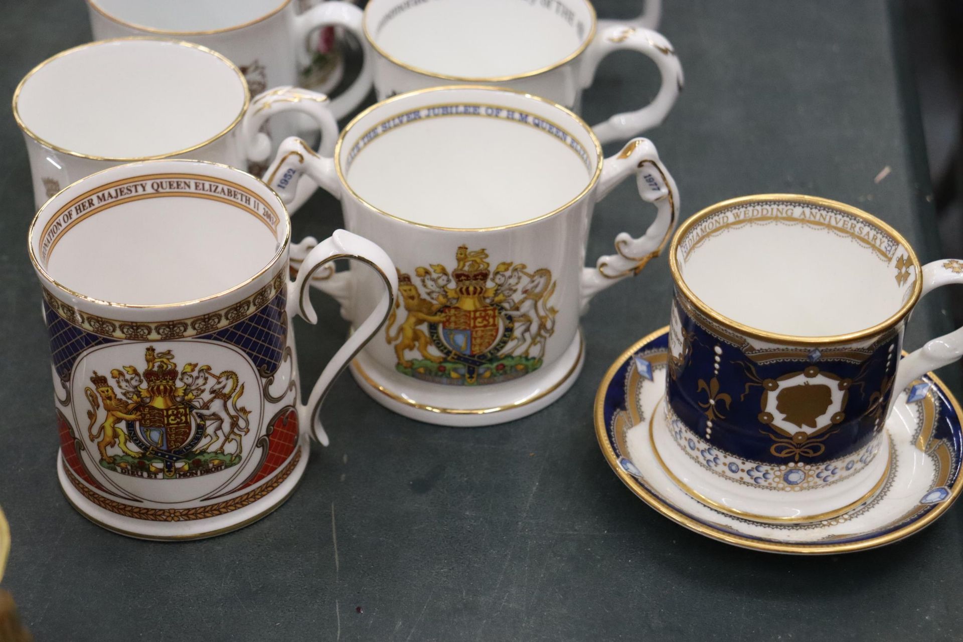 A LARGE QUANTITY OF COMMEMORATIVE MUGS AND CUPS TO INCUDE ROYALTY - Image 6 of 9