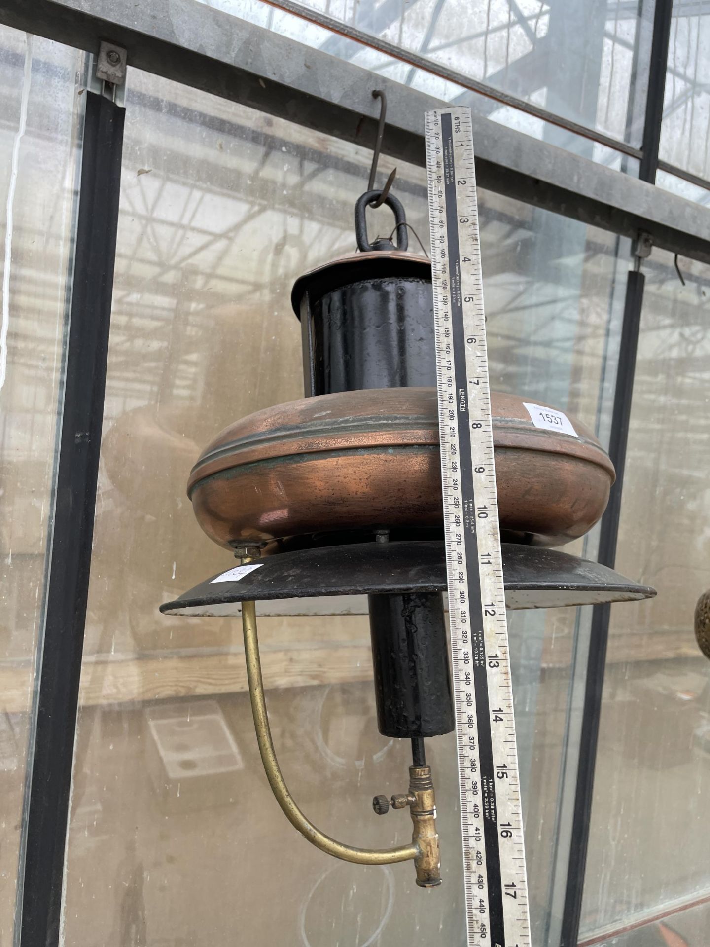 A VINTAGE COPPER AND STEEL HANGING PARAFIN LIGHT - Image 3 of 4
