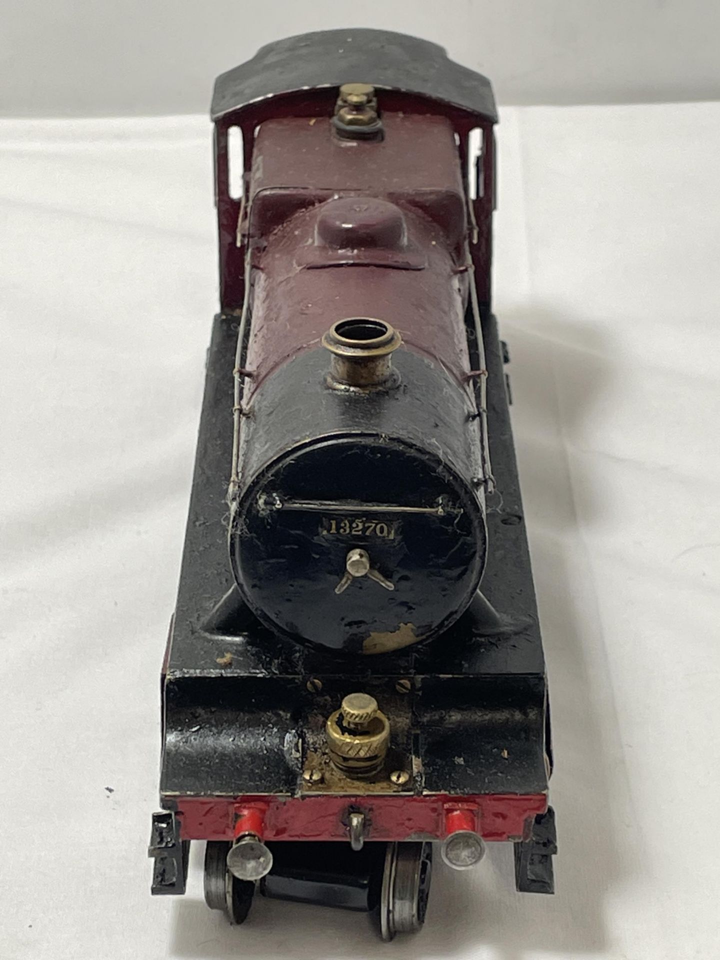 A SCRATCH BUILT LIVE STEAM 30 MM GAUGE 2-6-0 MODEL RAILWAY LOCOMOTIVE NUMBER 13270 IN MAROON AND - Image 3 of 5