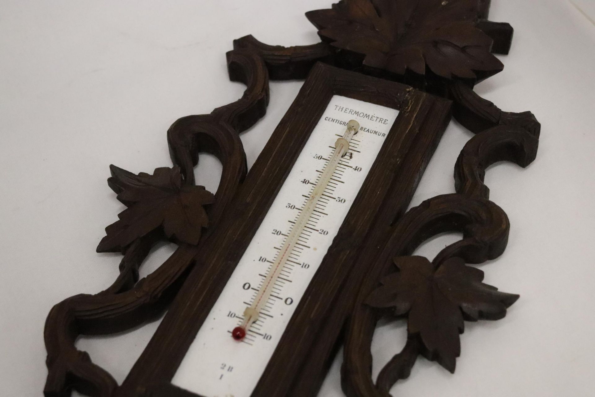 A CARVED WOODEN 19TH CENTURY FRENCH BAROMETER - Image 3 of 6