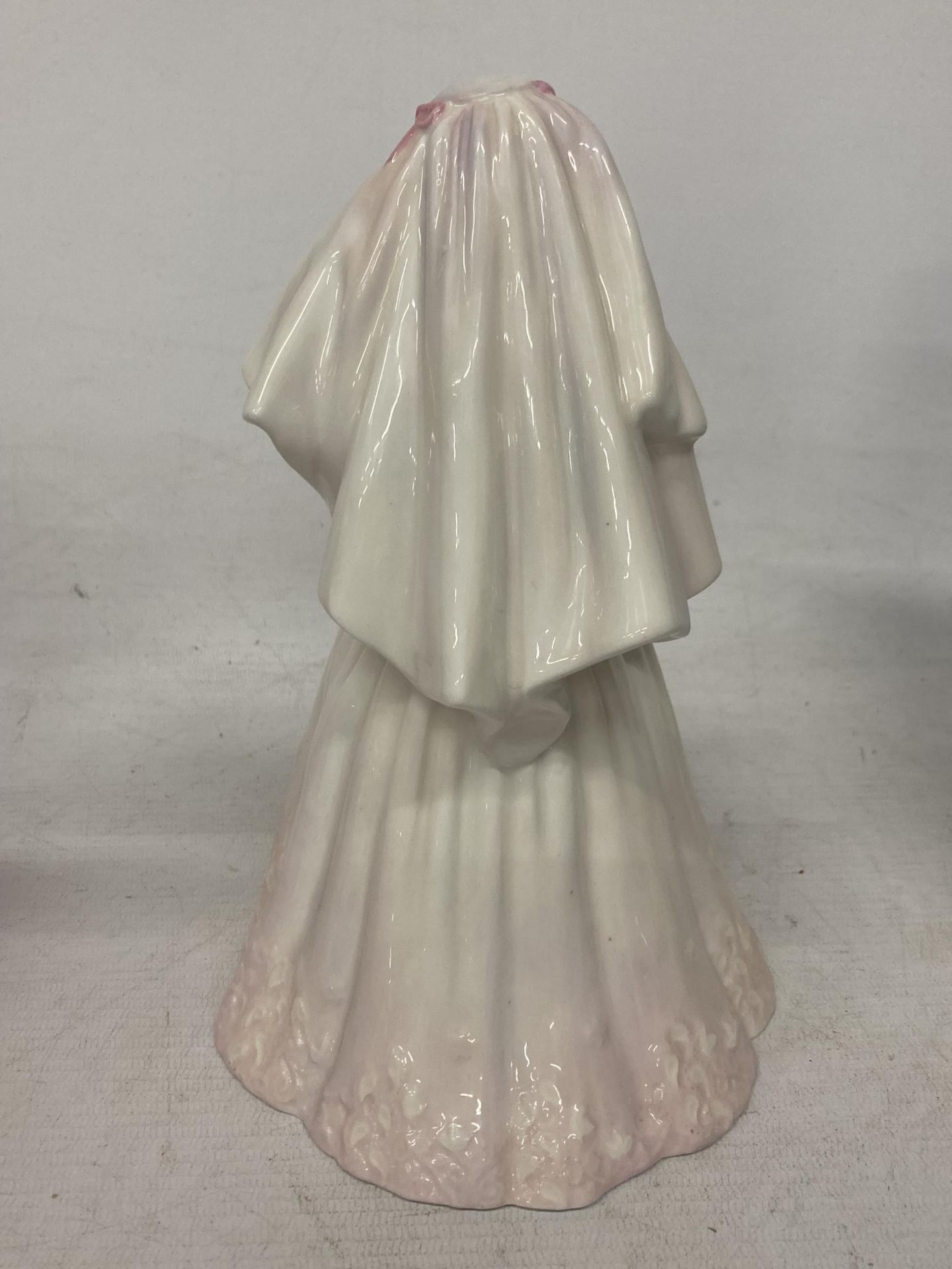 A ROYAL DOULTON FIGURINE "THE BRIDE" HN 2166 - Image 3 of 4