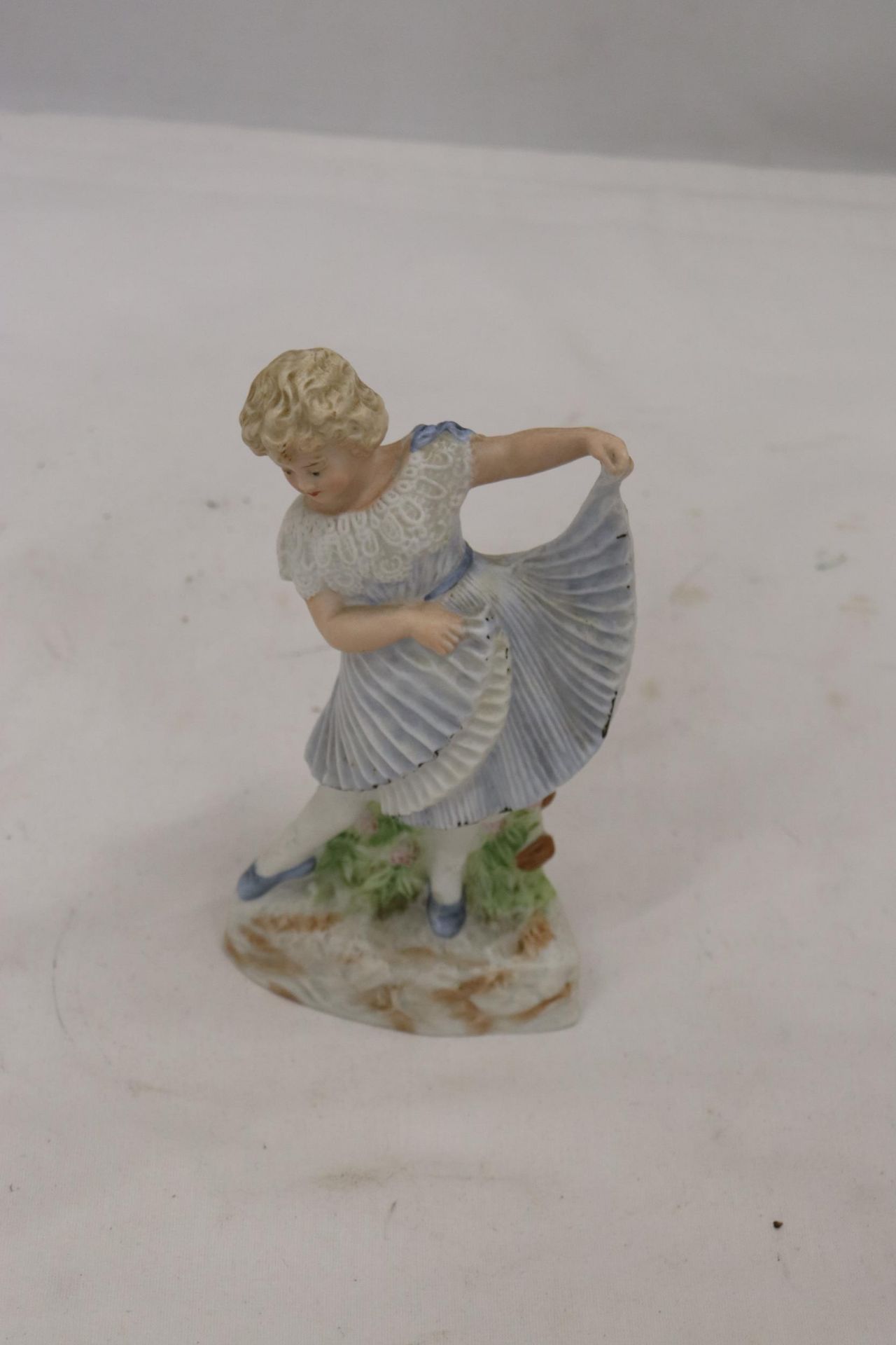 A BISQUE FIGURE OF A YOUNG LADY, MARKED TO THE BASE - Image 5 of 6