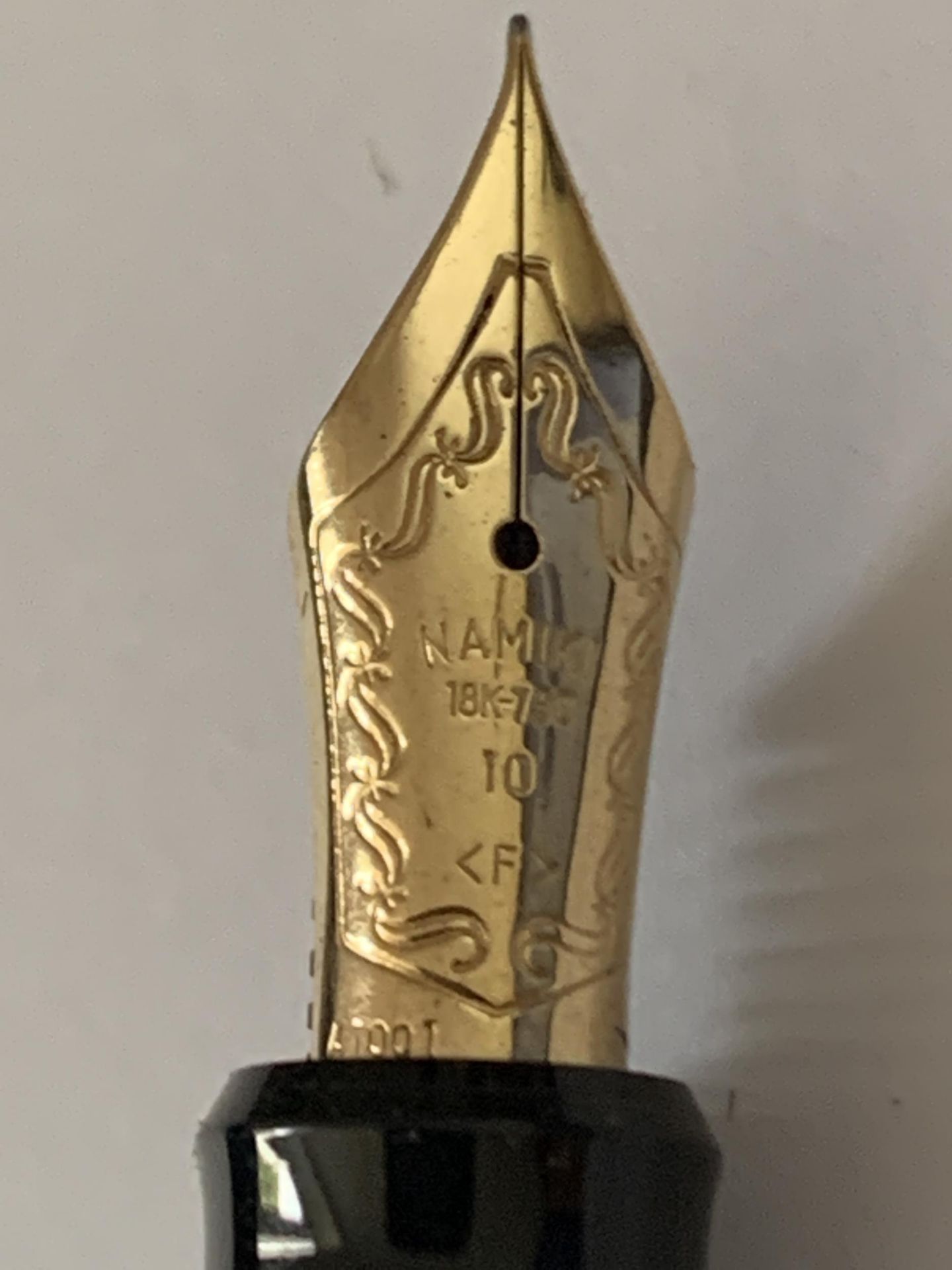 A NAMIKI OWL DESIGN FOUNTAIN PEN WITH 18 CARAT GOLD NIB - Bild 7 aus 7