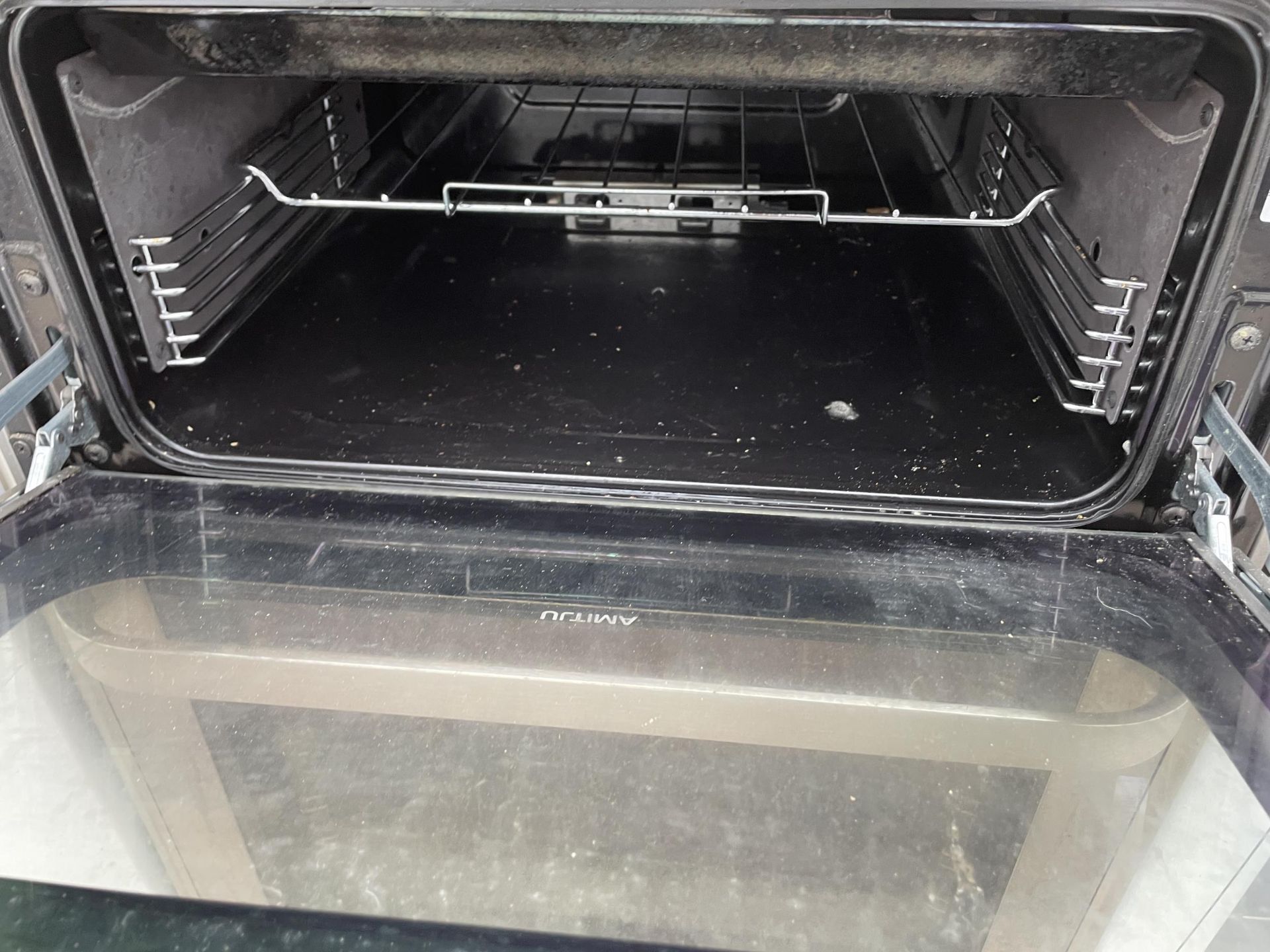 A SILVER HOTPOINT GAS OVEN AND HOB - Image 3 of 4