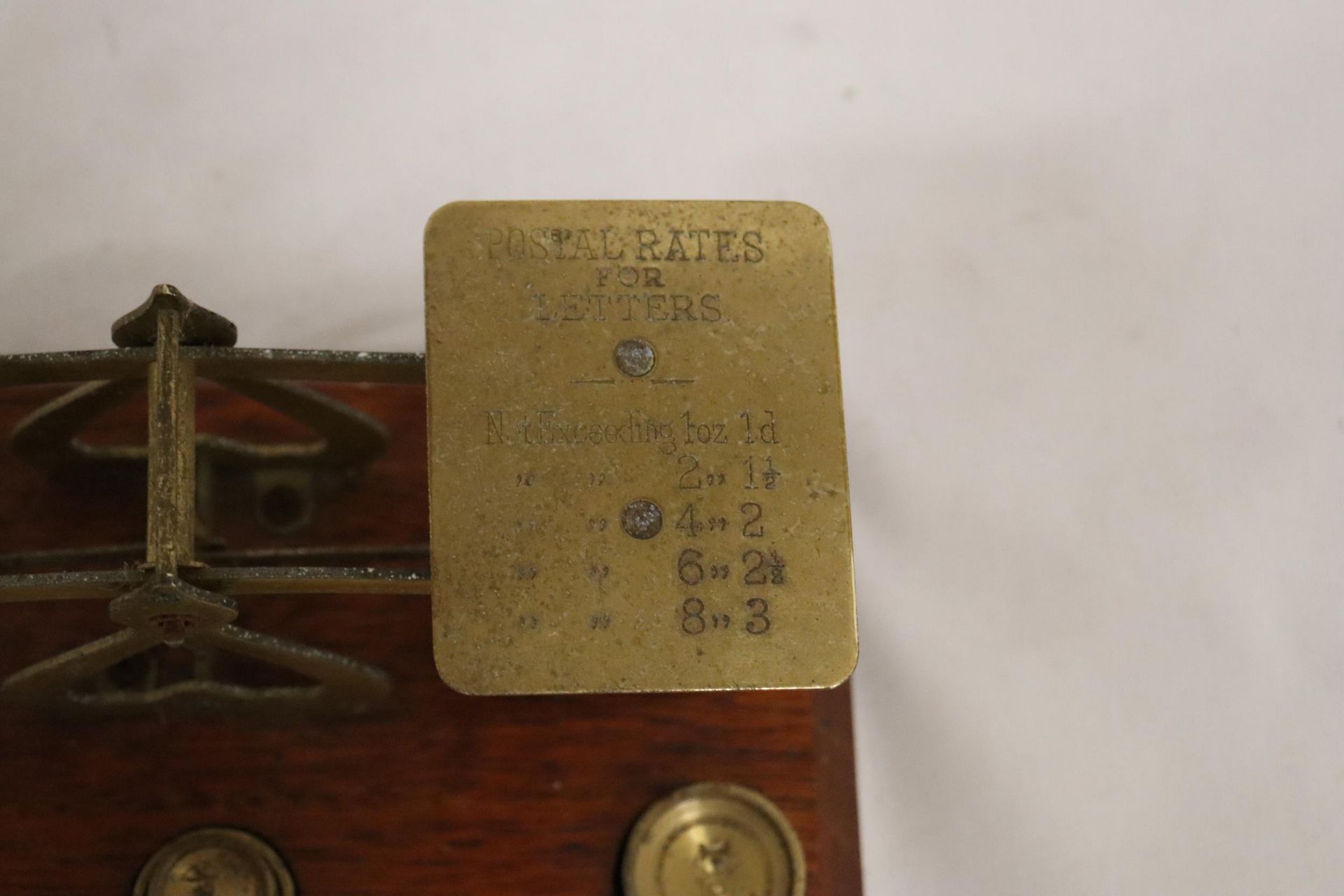 AN ANTIQUE POSTAL SCALE BRASS AND WOOD BASE - Image 6 of 7
