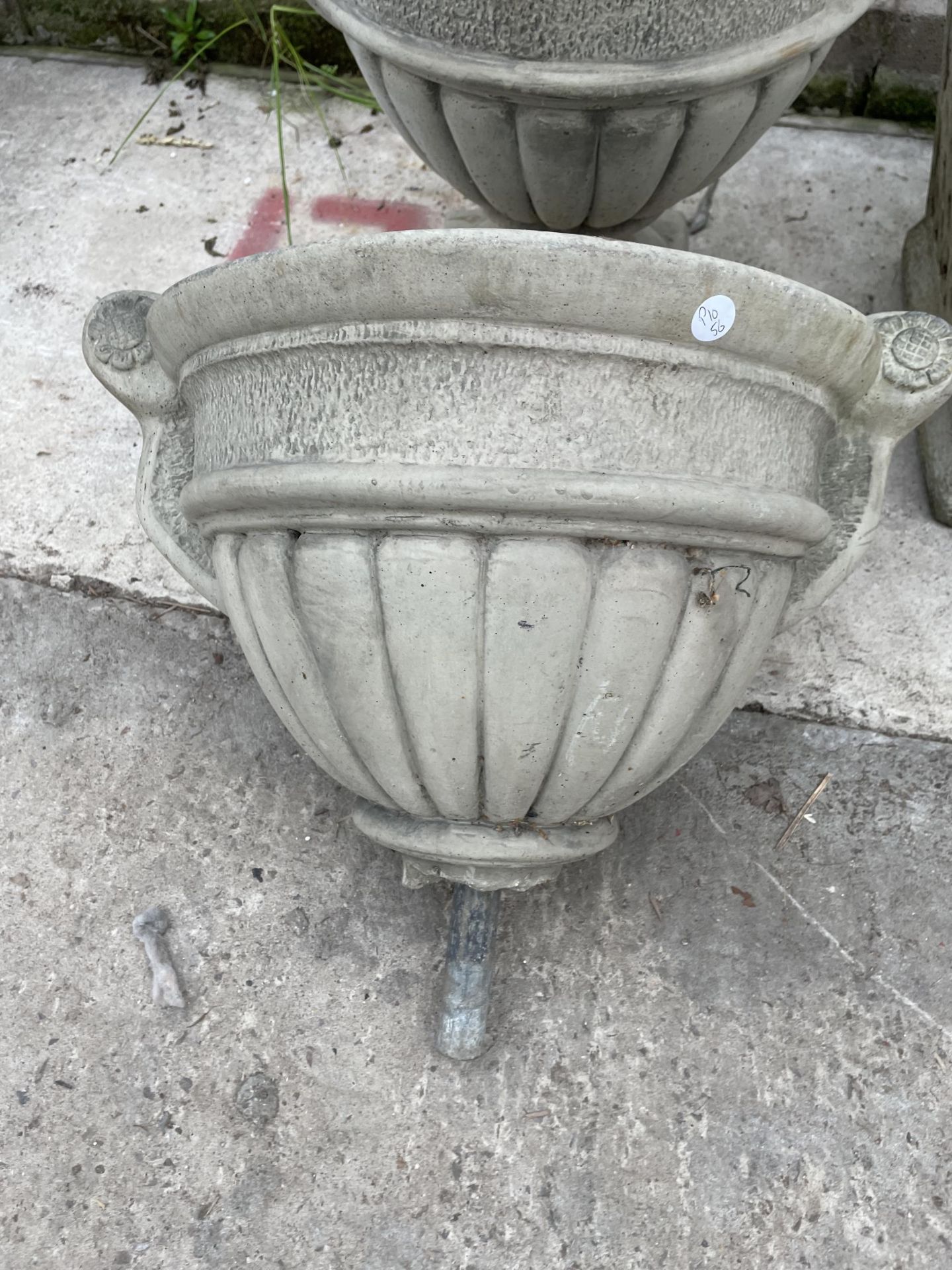 A CONCRETE GARDEN URN PLANTER WITH BASE AND A FURTHER URN PLANTER LACKING THE BASE - Image 2 of 3