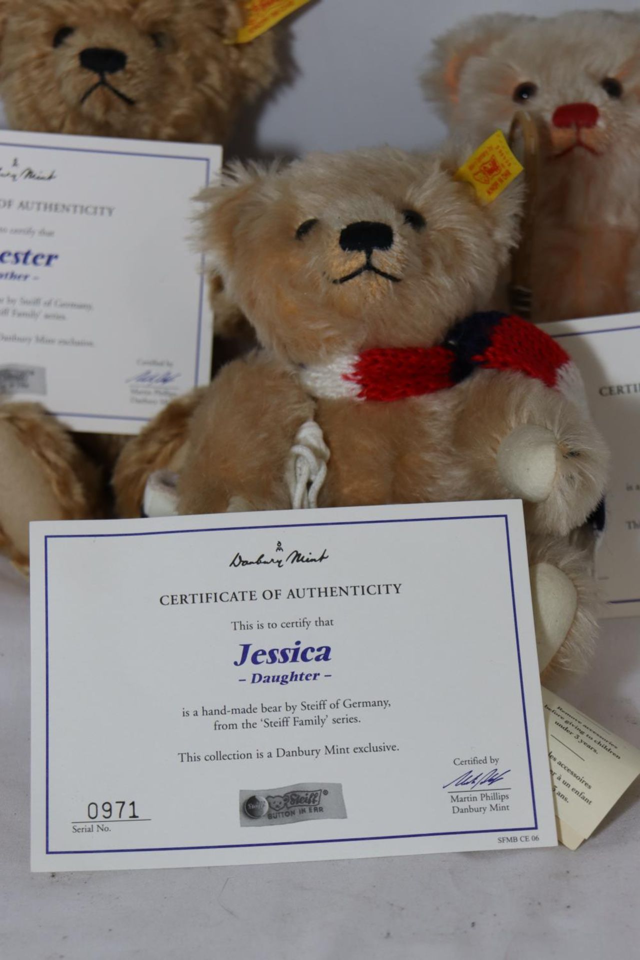 THREE STEIFF FAMILY BEARS COMPRISING OF JESSICA (DAUGHTER), CHESTER (FATHER) AND OSCAR (SON) - Image 2 of 4