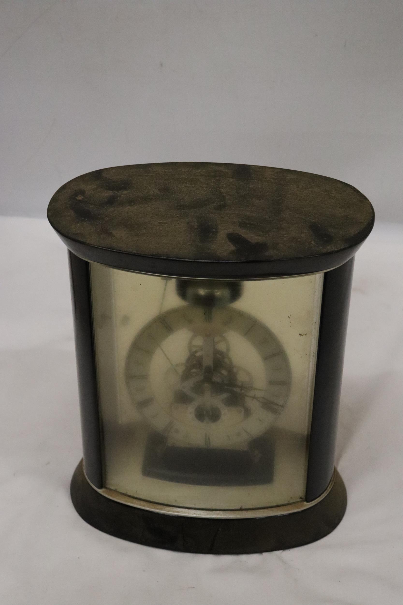 A DAVID PETERSON STYLE OVAL GLASS AND MAHOGANY SKELETON CLOCK WITH PASSING STRIKE MOVEMENT HEIGHT - Image 7 of 8