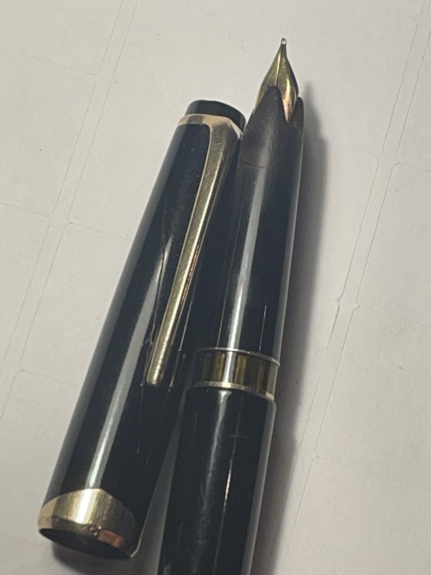A MONT BLANC MEISTERSTUCK No 12 WITH 14 CARAT GOLD NIB (LID A/F) - Image 5 of 7