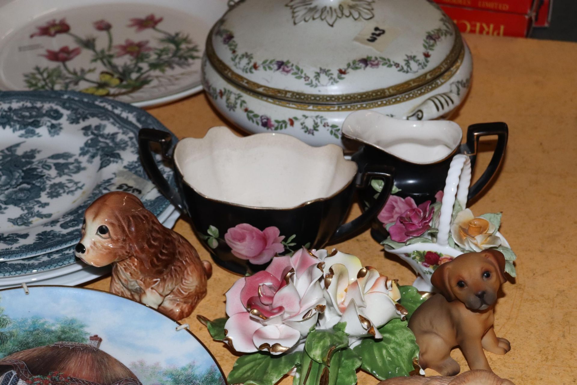A LARGE QUANTITY OF CERAMICS TO INCLUDE LILLIPUTT LANE CABINET PLATES, ROYAL DOULTON, ETC POSIES, - Image 6 of 10