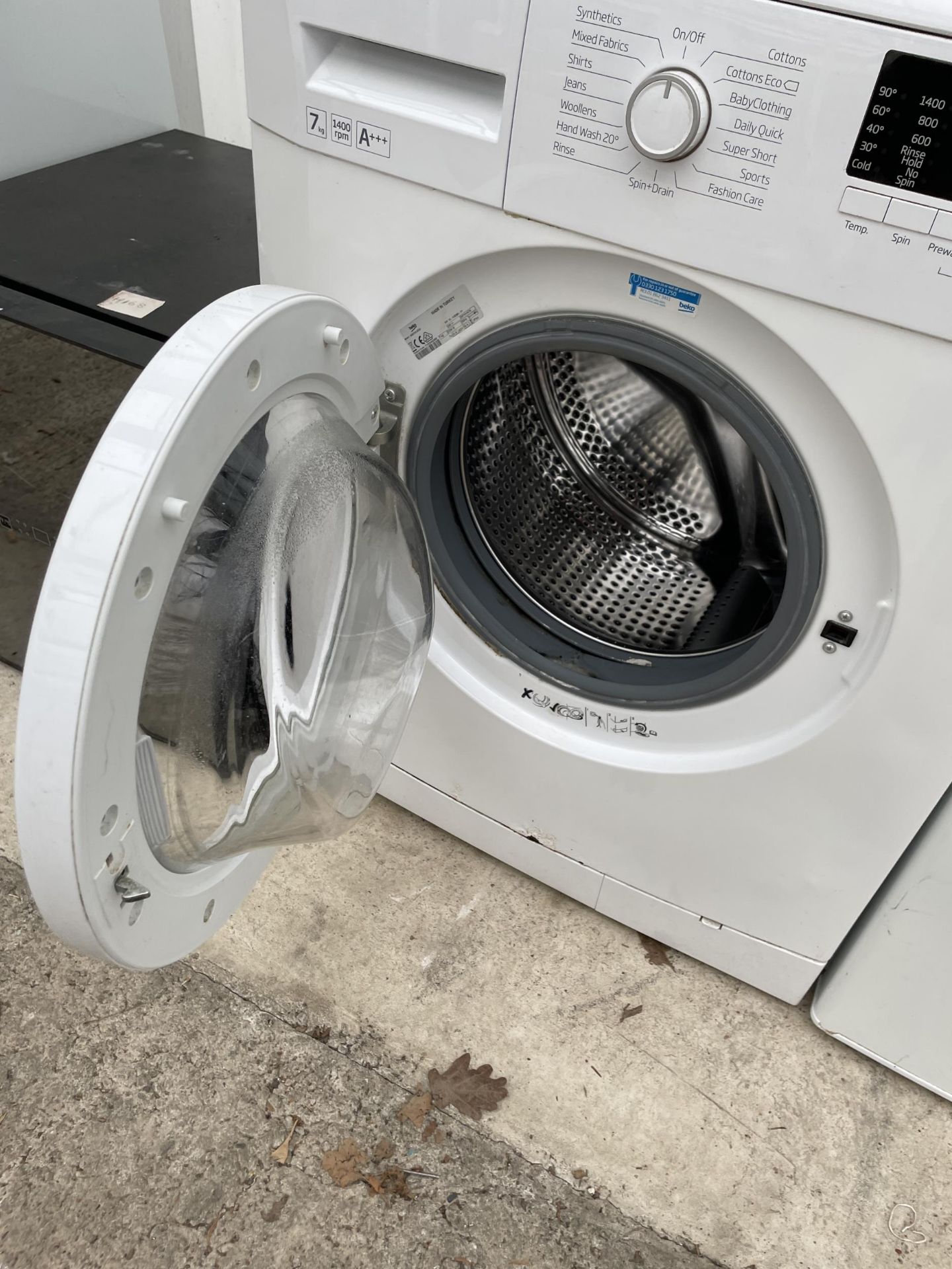 A WHITE BEKO 7KG WASHING MACHINE - Image 2 of 2