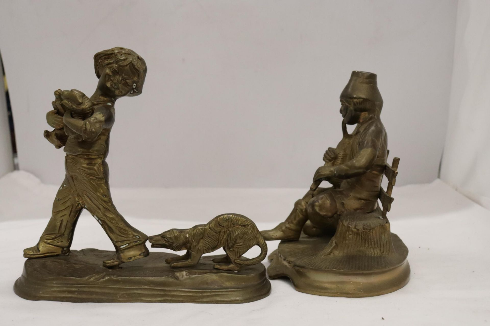 A BRASS FIGURE OF A BOY WITH PUPPY DOGS, HEIGHT 20CM, WIDTH 20CM TOGETHER WITH A BRASS LADEL AND A - Image 2 of 8