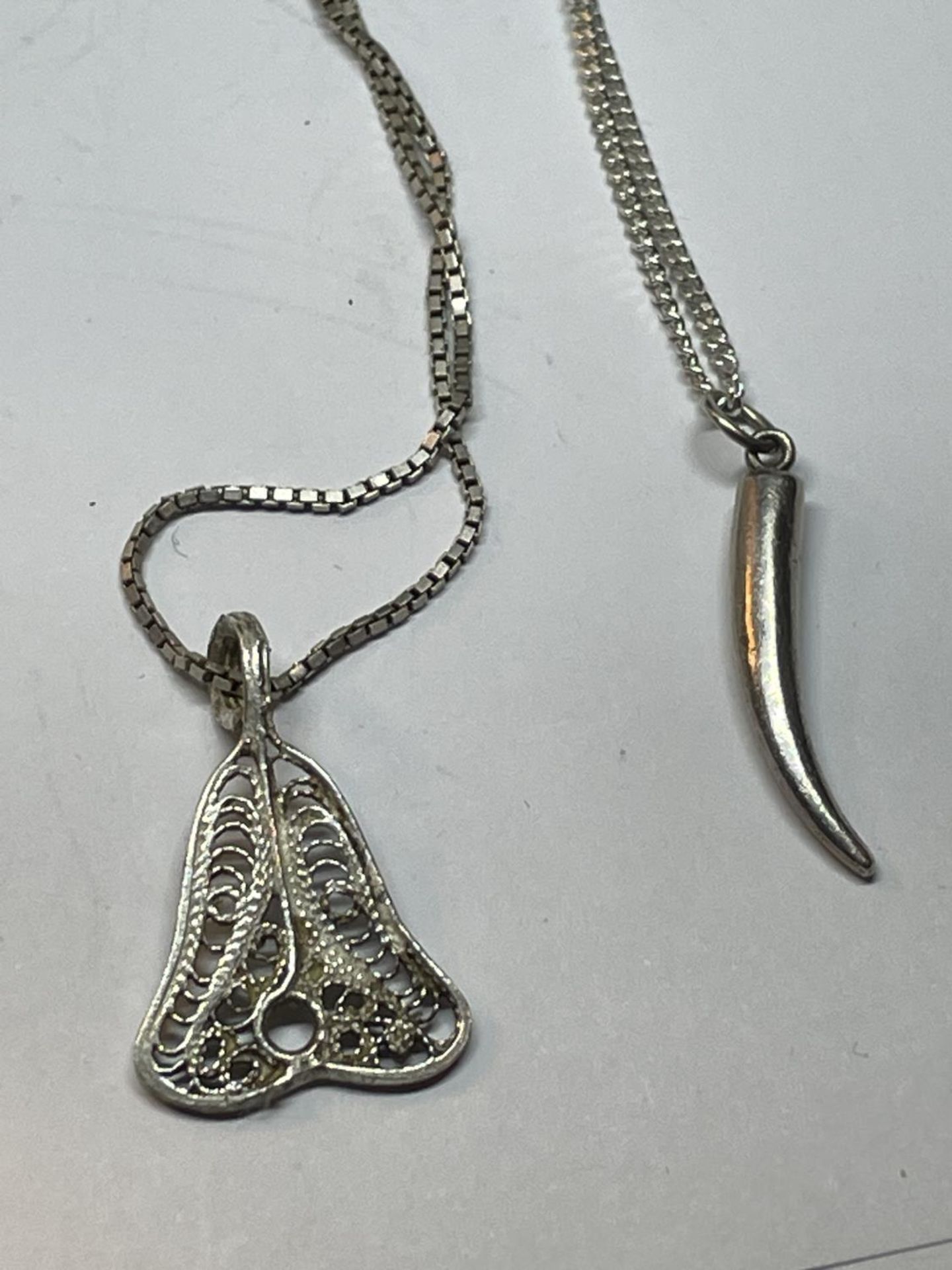 FOUR SILVER NECKLACES WITH PENDANTS - Image 3 of 3