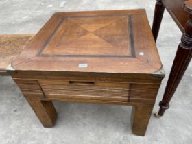 A HARDWOOD LAMP TABLE 28" SQUARE WITH SINGLE DRAWER AND SHAM DRAWER WITH BRASS CORNER FITTINGS