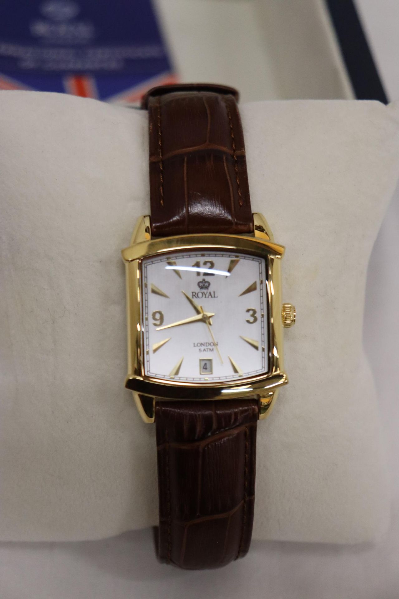 A 'ROYAL LONDON' BOXED WRISTWATCH, WORKING AT TIME OF CATALOGUE, NO WARRANTY GIVEN - Image 3 of 7
