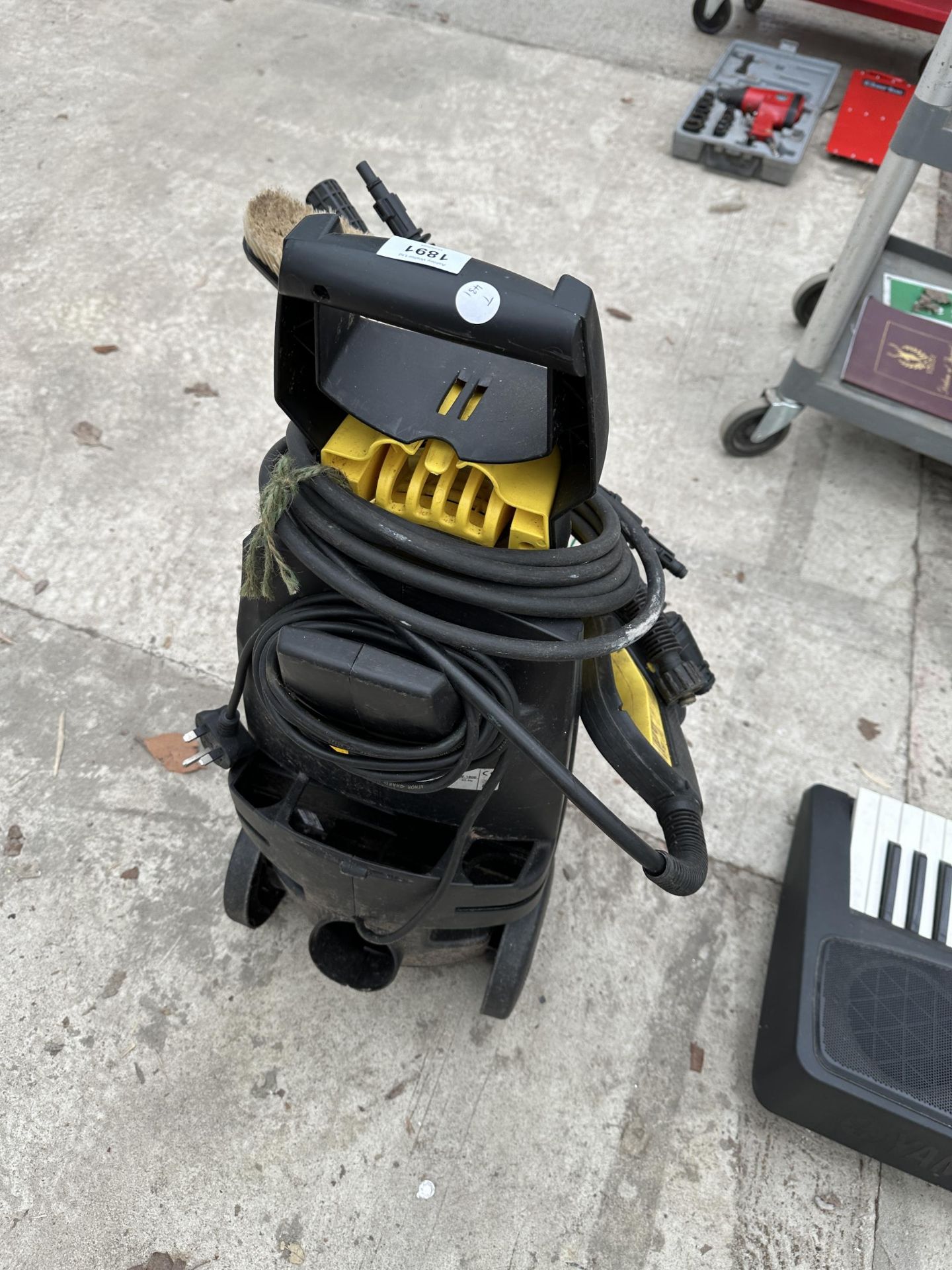 A CHAMPION ELECTRIC PRESSURE WASHER - Bild 2 aus 2