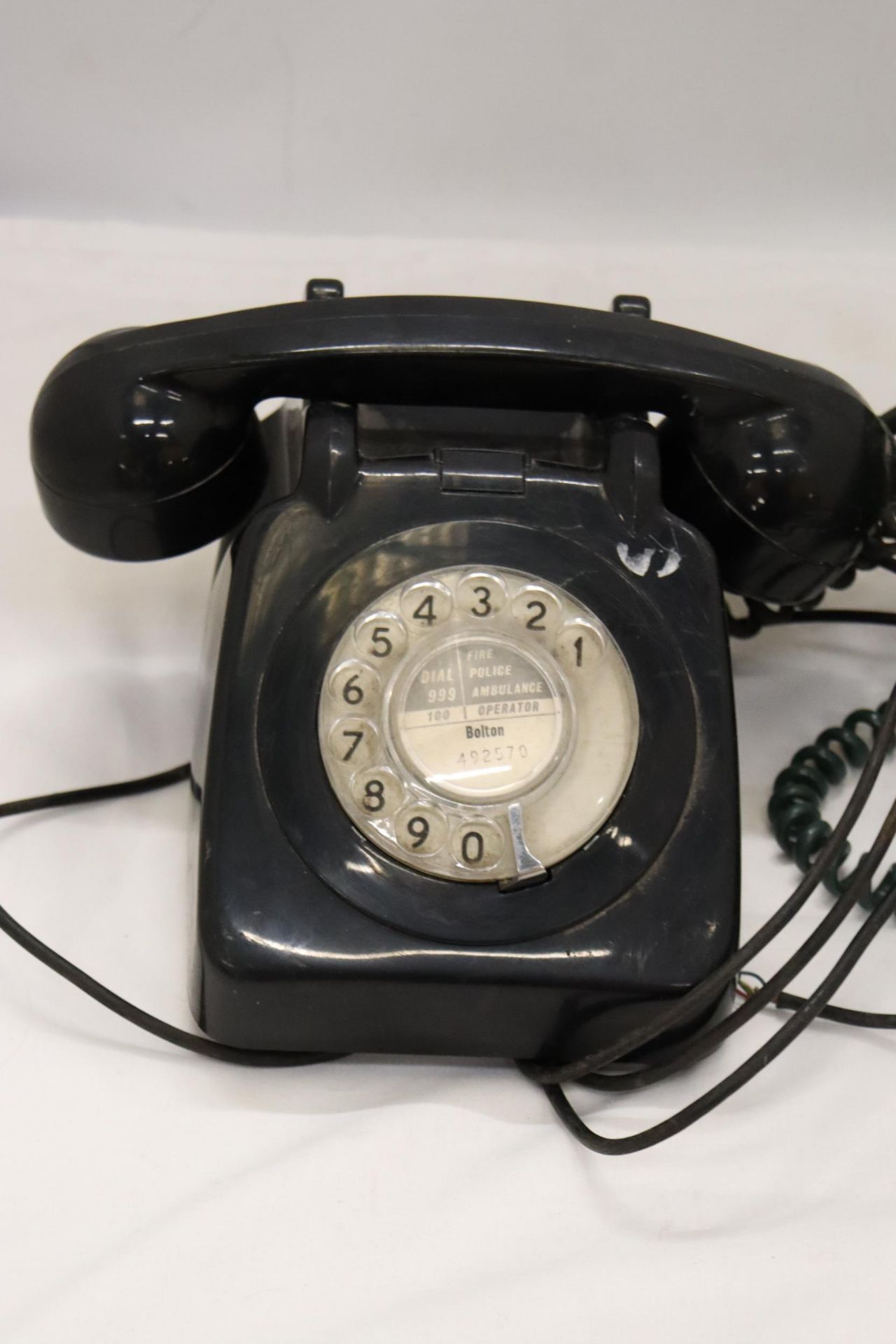 TWO VINTAGE BLACK AND GREEN TELEPHONES - Image 3 of 5