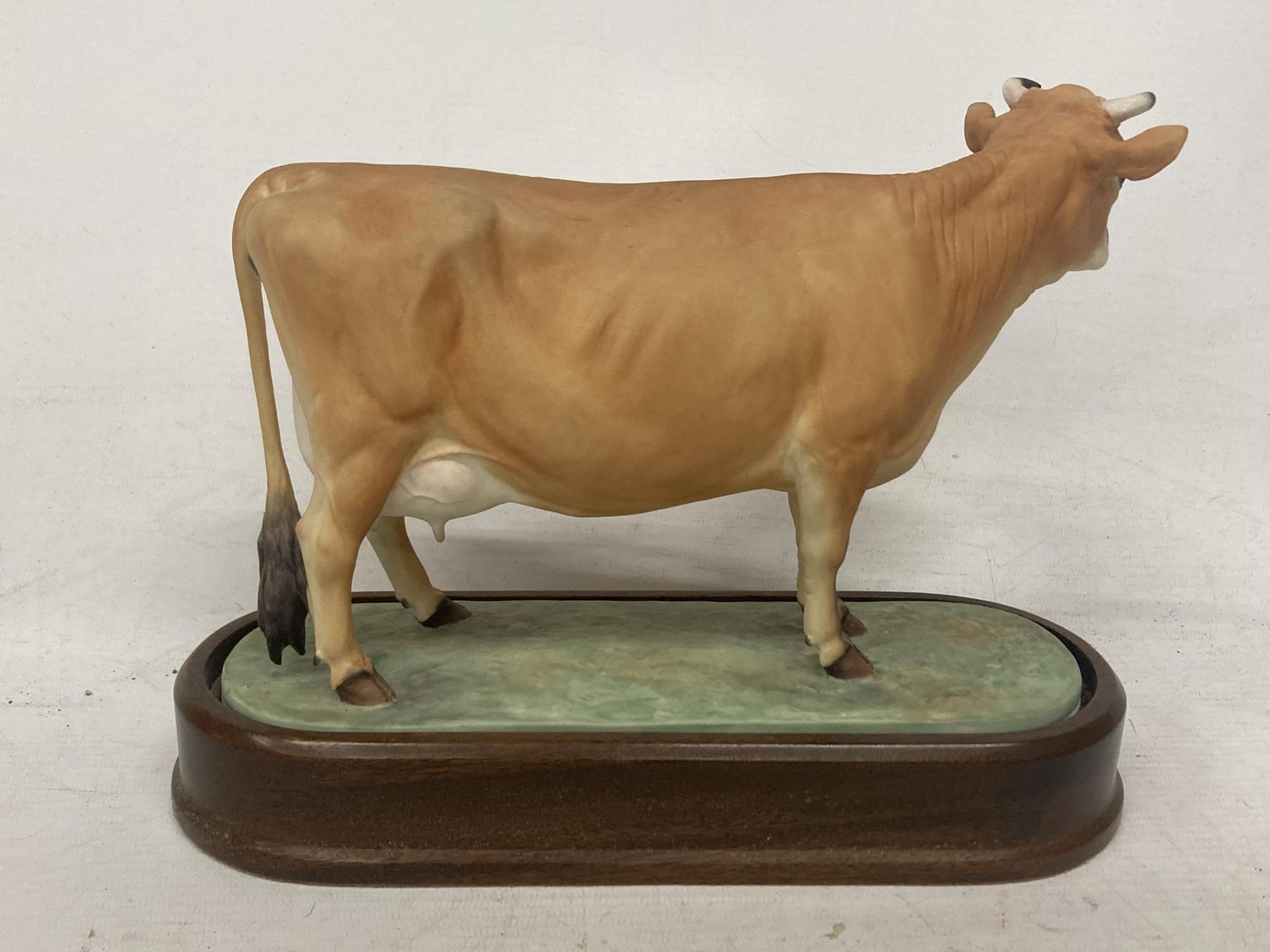 A ROYAL WORCESTER MODEL OF A JERSEY COW MODELLED BY DORIS LINDNER AND PRODUCED IN A LIMITED - Image 3 of 5