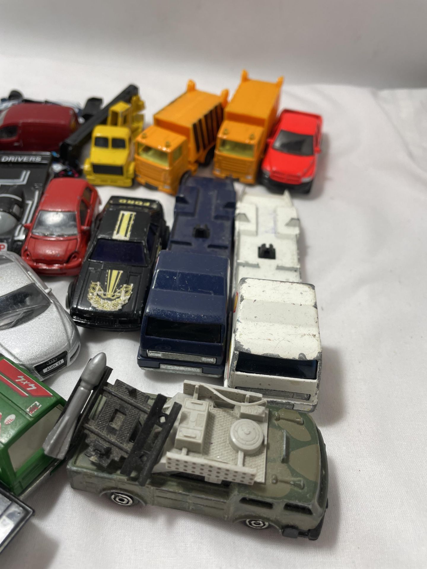A LARGE COLLECTION OF DIECAST TOY VEHICLES TO INCLUDE SIKU AND MAJORETTE - Image 4 of 5