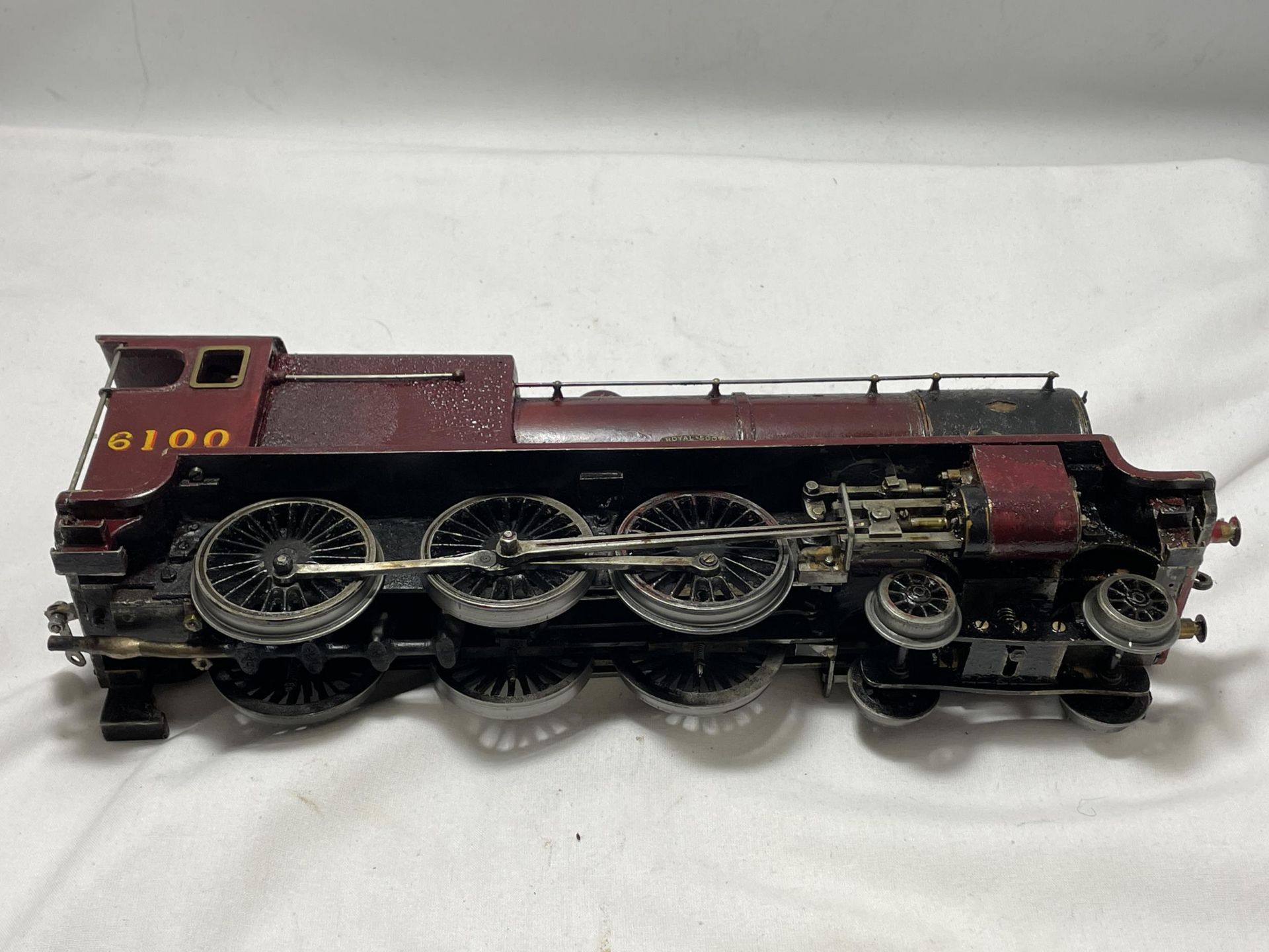 A SCRATCH BUILT LIVE STEAM 30 MM GAUGE 4-6-0 MODEL RAILWAY LOCOMOTIVE "ROYAL SCOT" NUMBER 6100 IN - Image 5 of 6