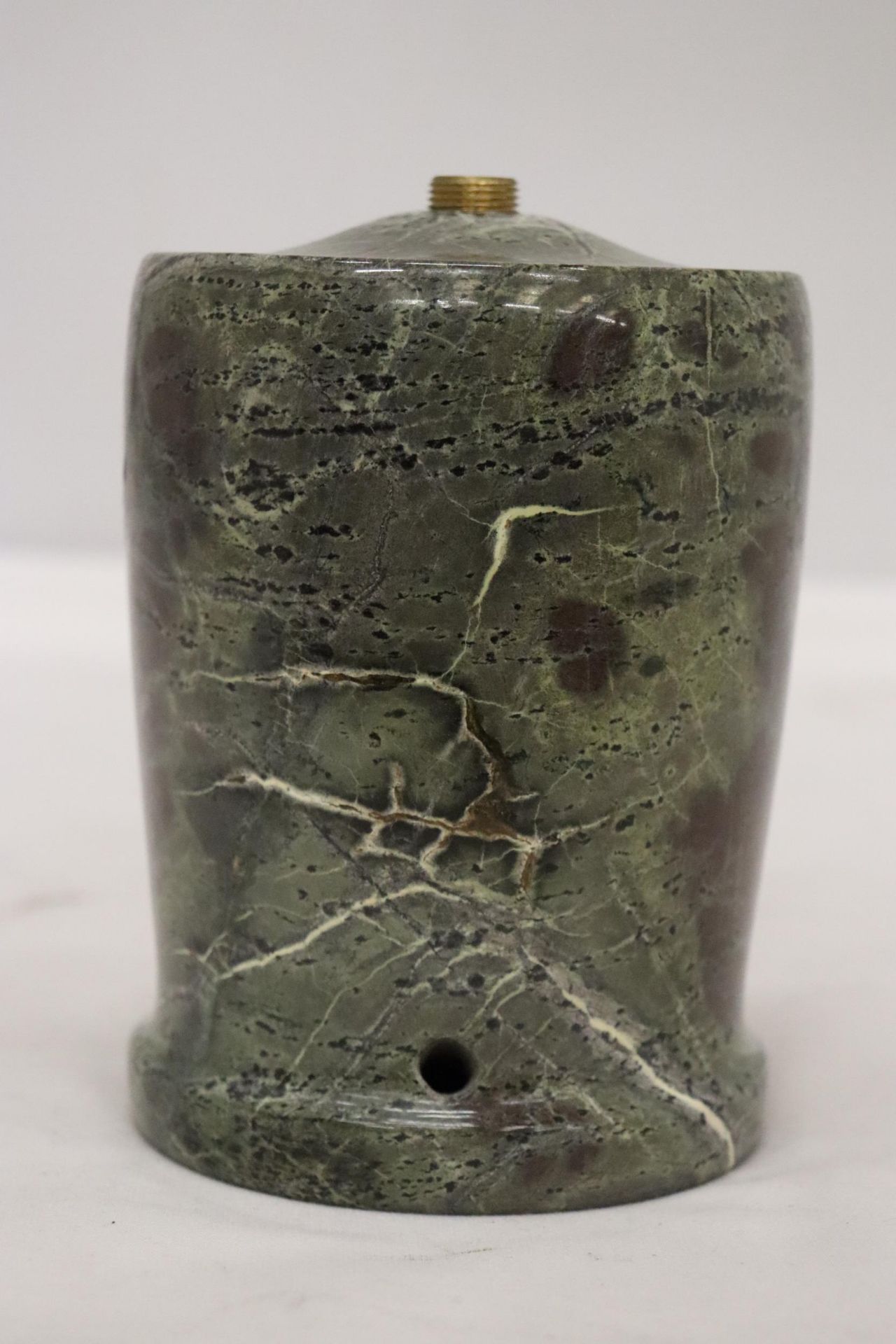 A HEAVY STONE LAMP BASE, BELIEVED TO BE MADE FROM CORNISH SERPENTINE FROM THE LIZARD PENINSULA. - Image 4 of 4