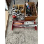 AN ASSORTMENT OF TOOLS TO INCLUDE COMPRESSOR TOOLS, A WOOD VICE AND SPANNERS ETC