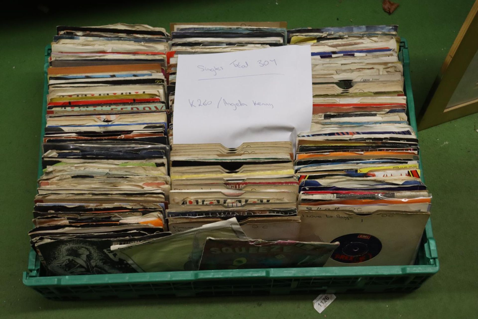 A VERY LARGE QUANTITY OF 45 RPM VINYL SINGLE RECORDS TO INCLUDE, SQUEEZE, THE POLICE, SOFT CELL,