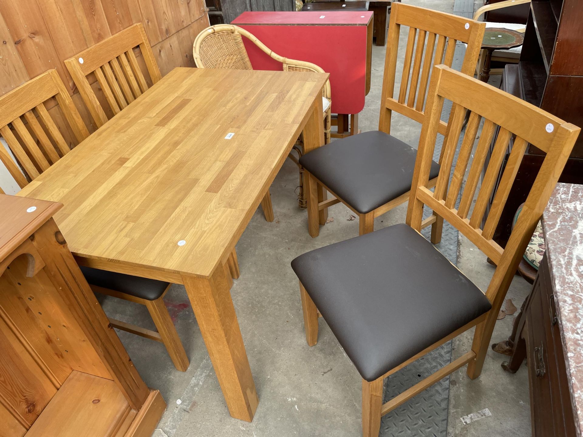 A MODERN OAK WOODBLOCK DINING TABLE, 45" X 28", AND FOUR CHAIRS - Image 2 of 5
