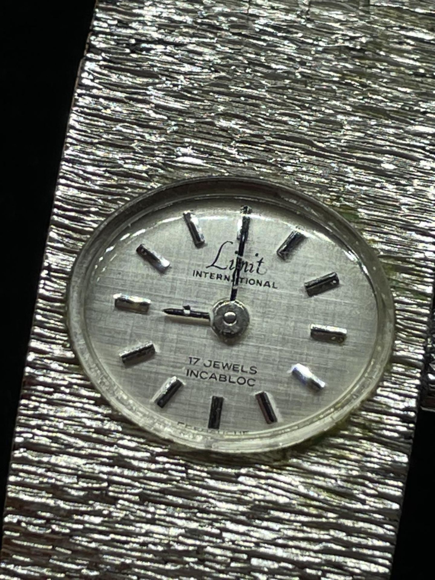 A LIMIT WRIST WATCH IN A PRESENTATION BOX SEEN WORKING BUT NO WARRANTY - Image 2 of 2
