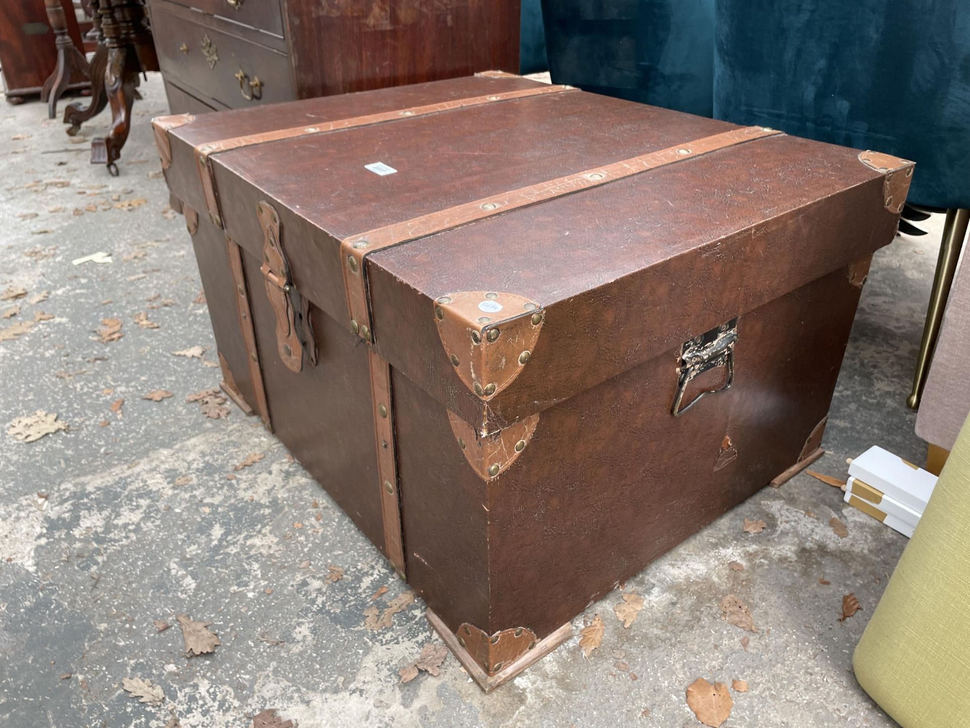 A MODERN TRUNK WITH LEATHER STRAPS - Image 2 of 4