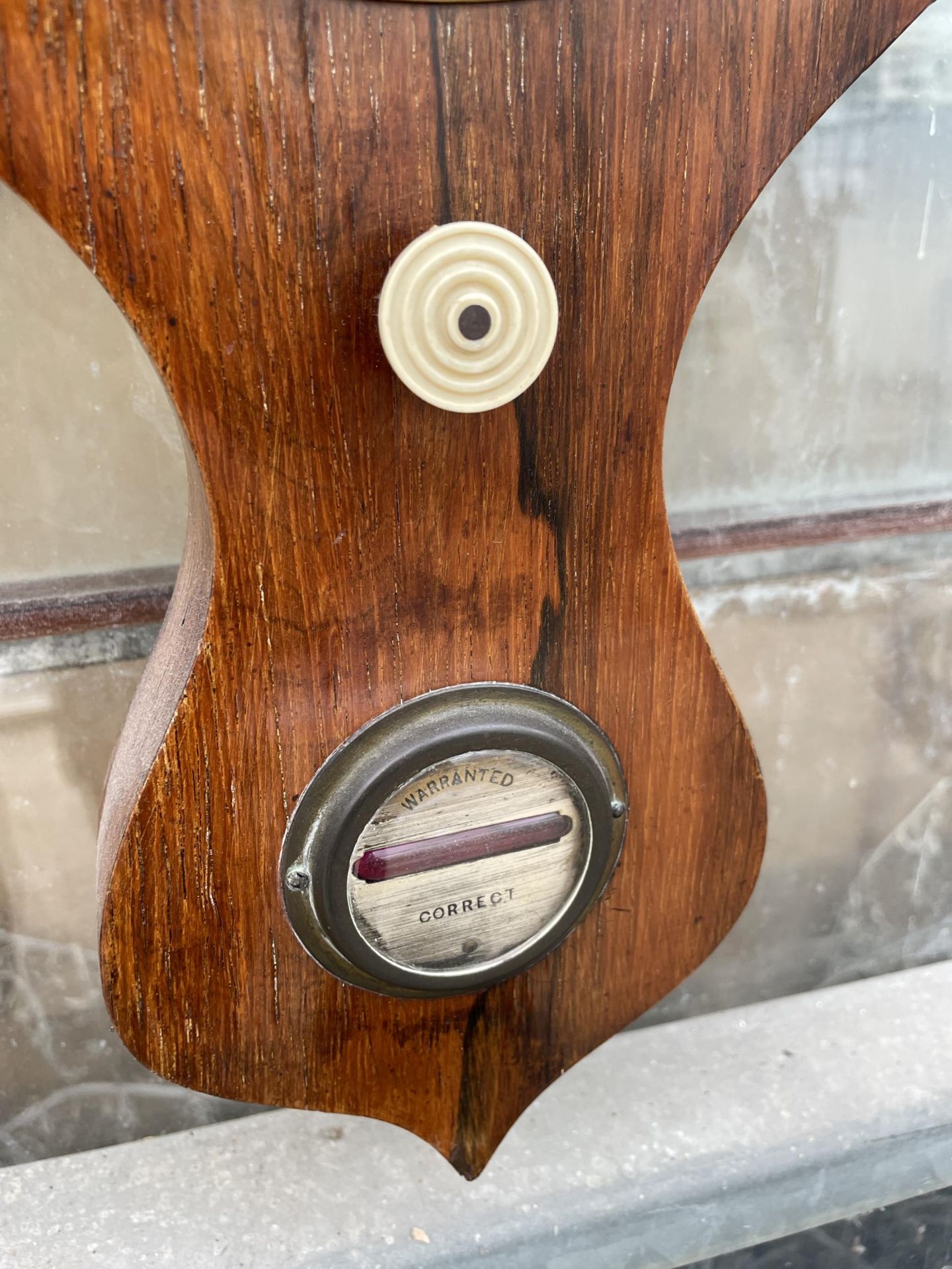 AN OAK CASED WALL HANGING BAROMETER - Image 4 of 4