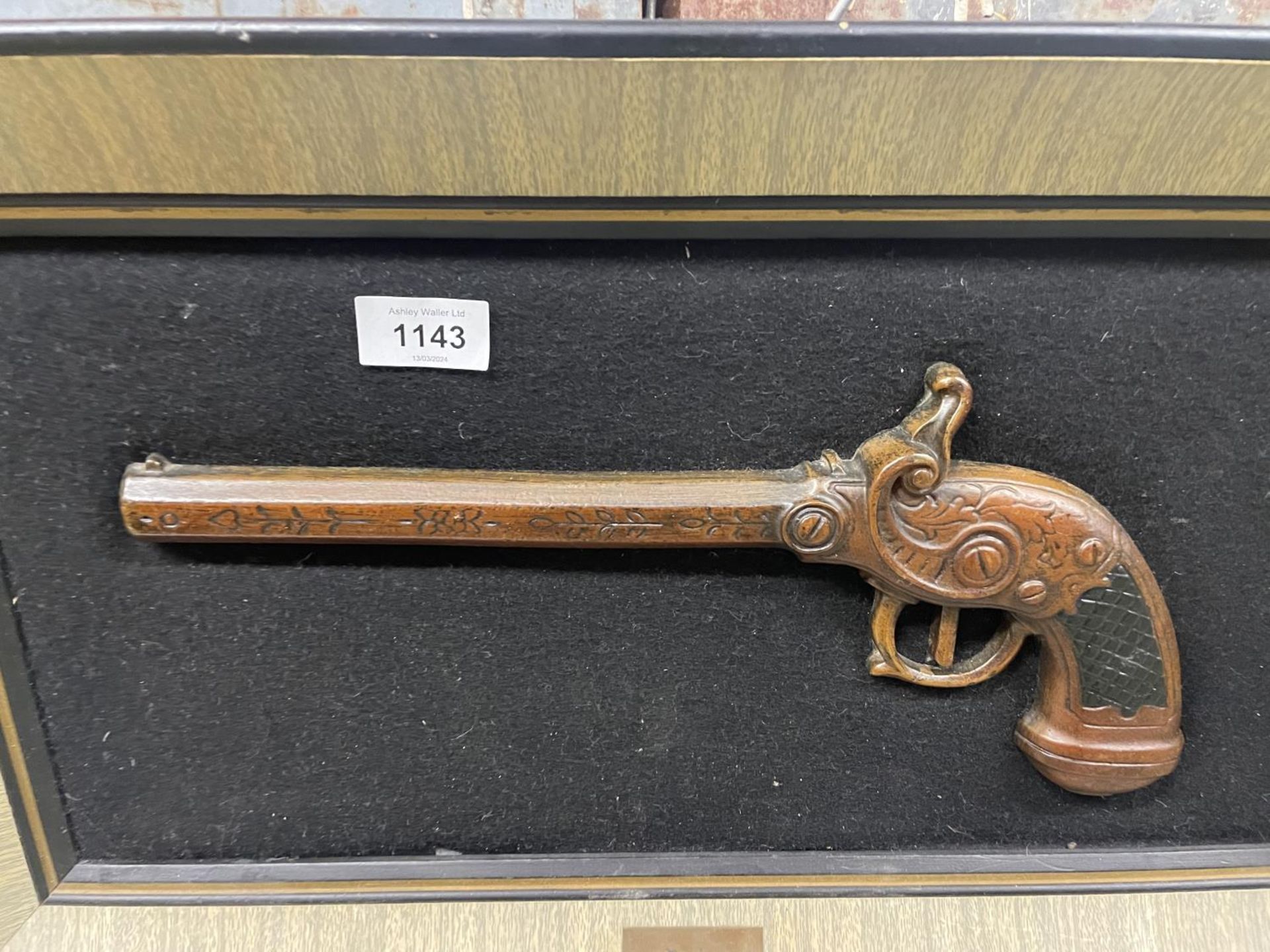 A FRAMED 'PAULEY 1812' MODEL OF A GUN - Image 2 of 4