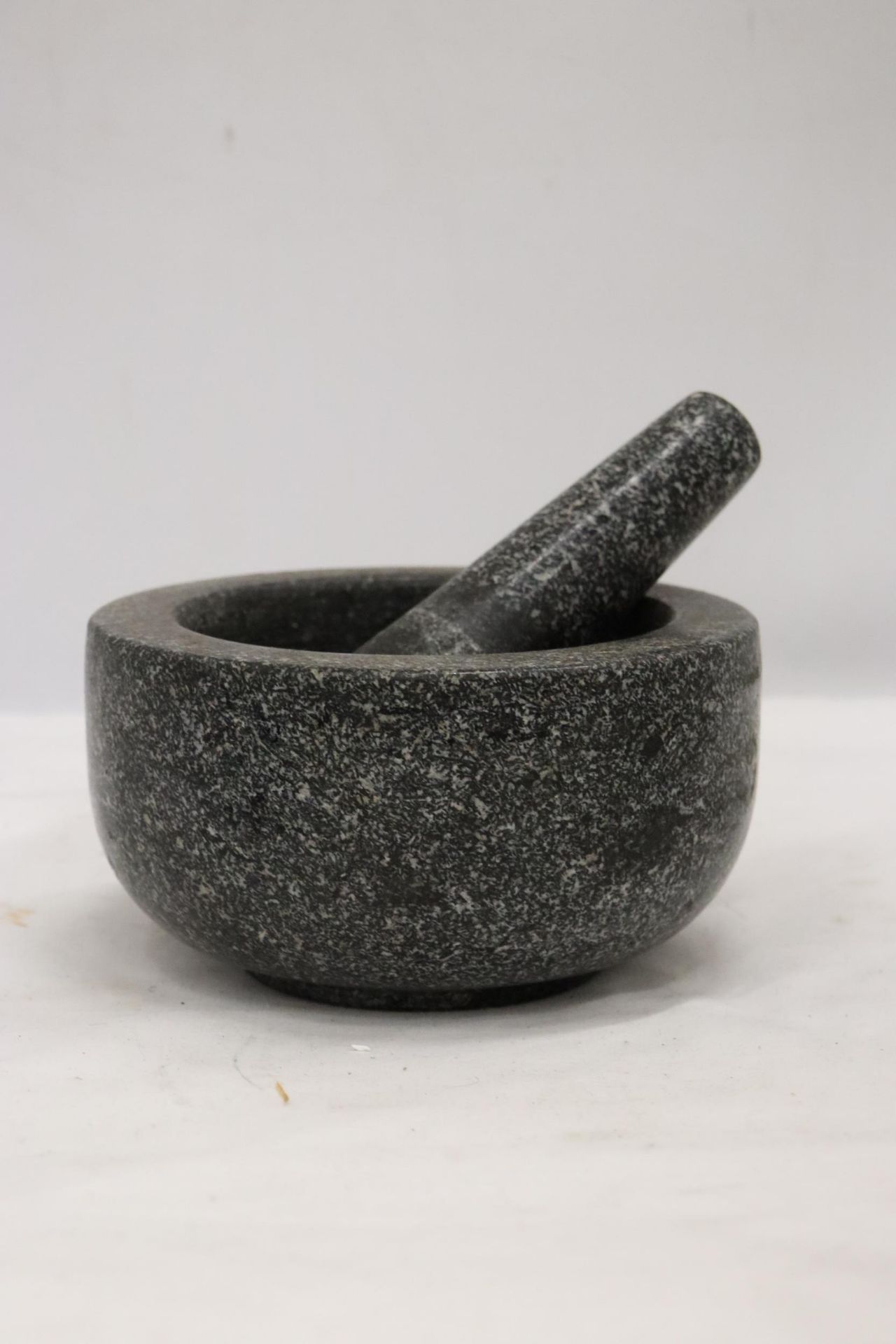 THREE HEAVY PESTLE AND MORTARS TO INCLUDE TWO MARBLE AND A CAST ONE - Image 6 of 7