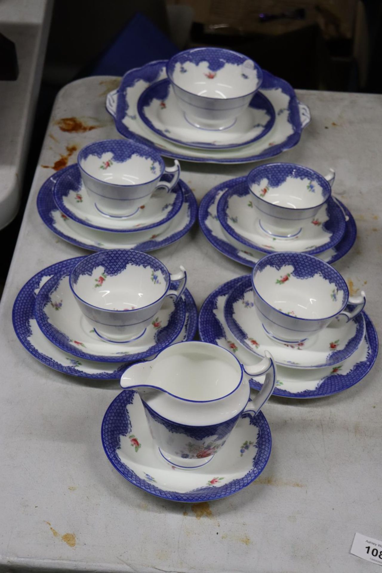 A COLLINGWOOD TEASET 4474 17 PIECES