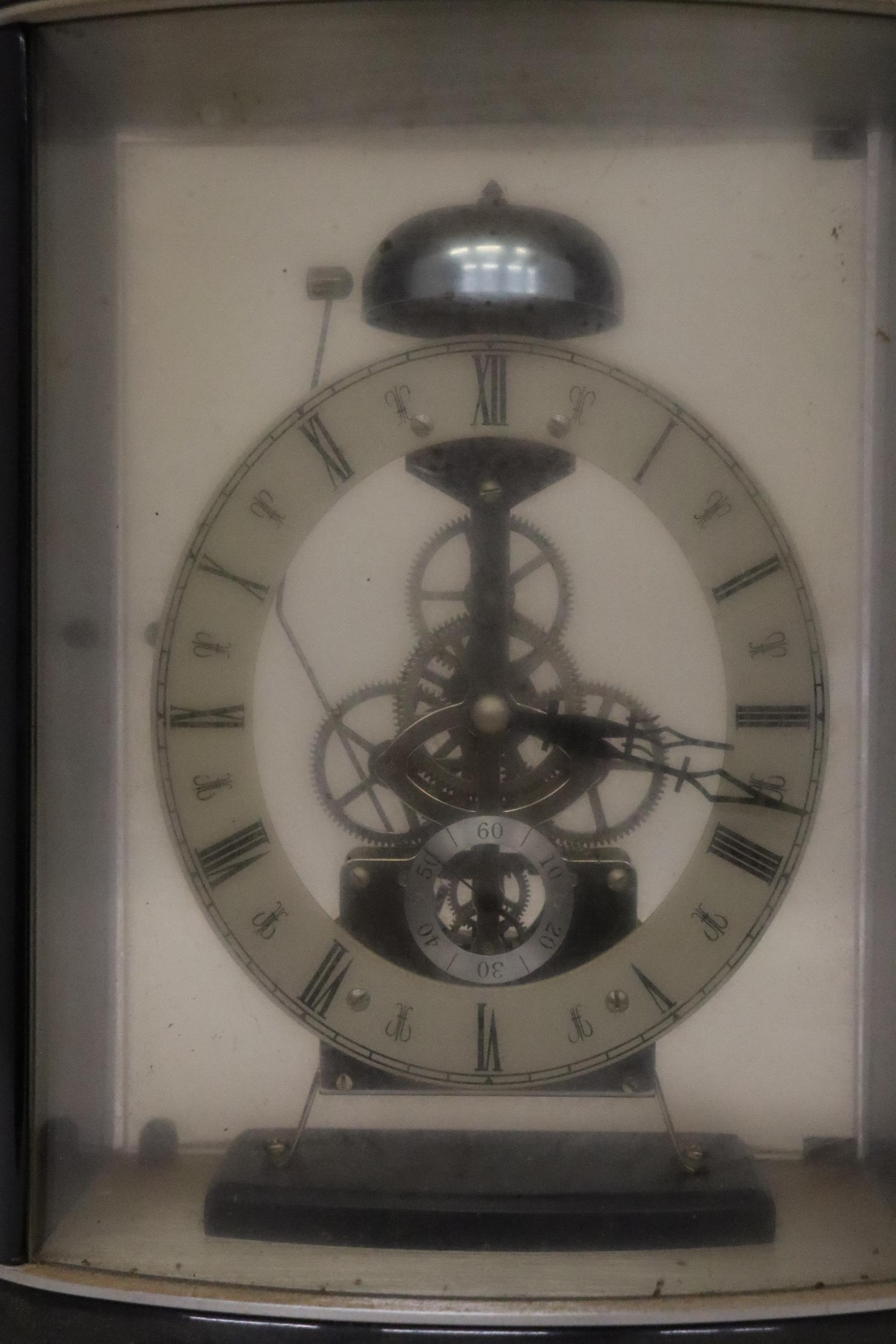 A DAVID PETERSON STYLE OVAL GLASS AND MAHOGANY SKELETON CLOCK WITH PASSING STRIKE MOVEMENT HEIGHT - Image 6 of 8