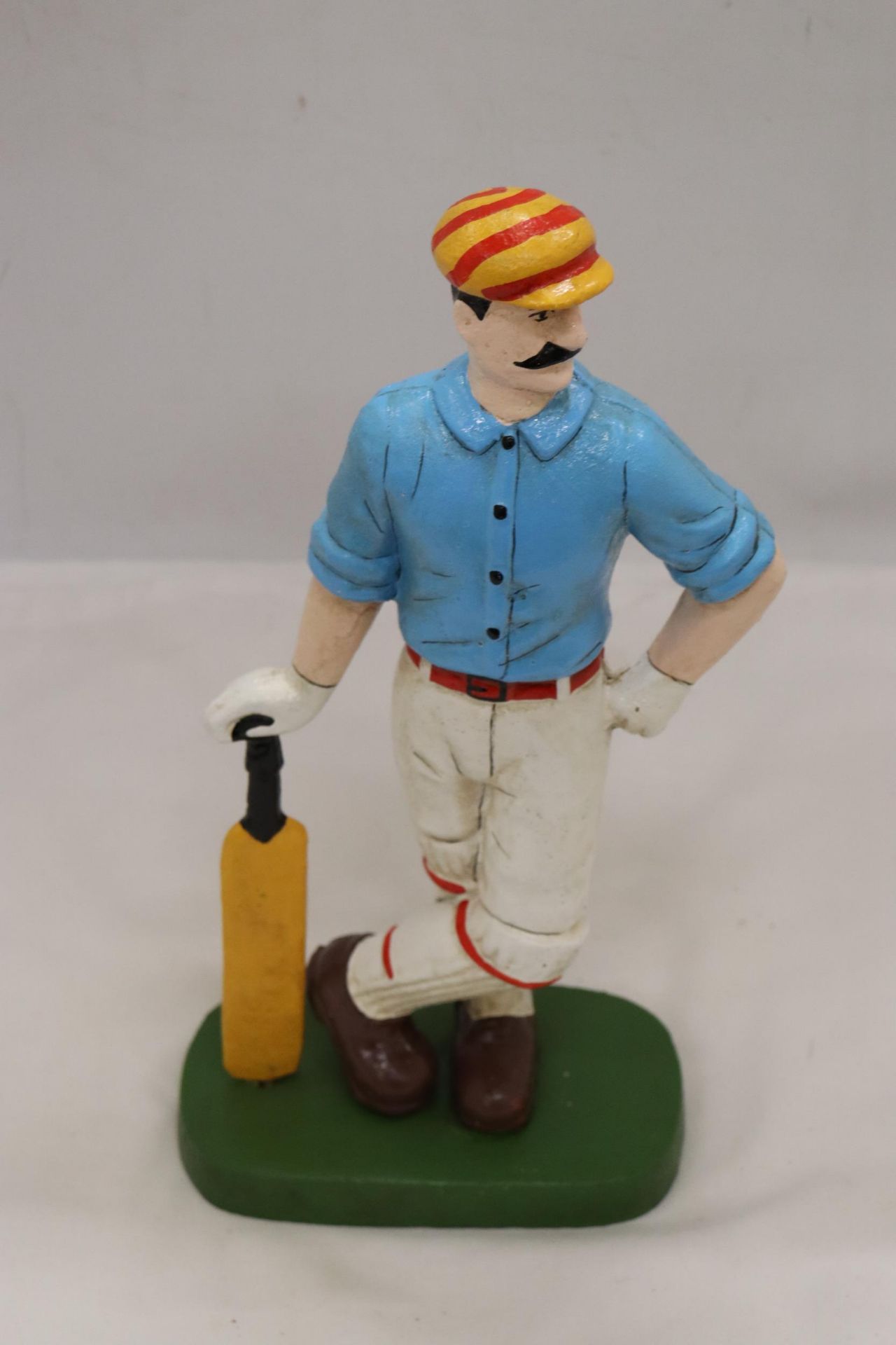 A VERY HEAVY SOLID CAST VICTORIAN CRICKETER DOORSTOP, HEIGHT 32CM - Image 5 of 5