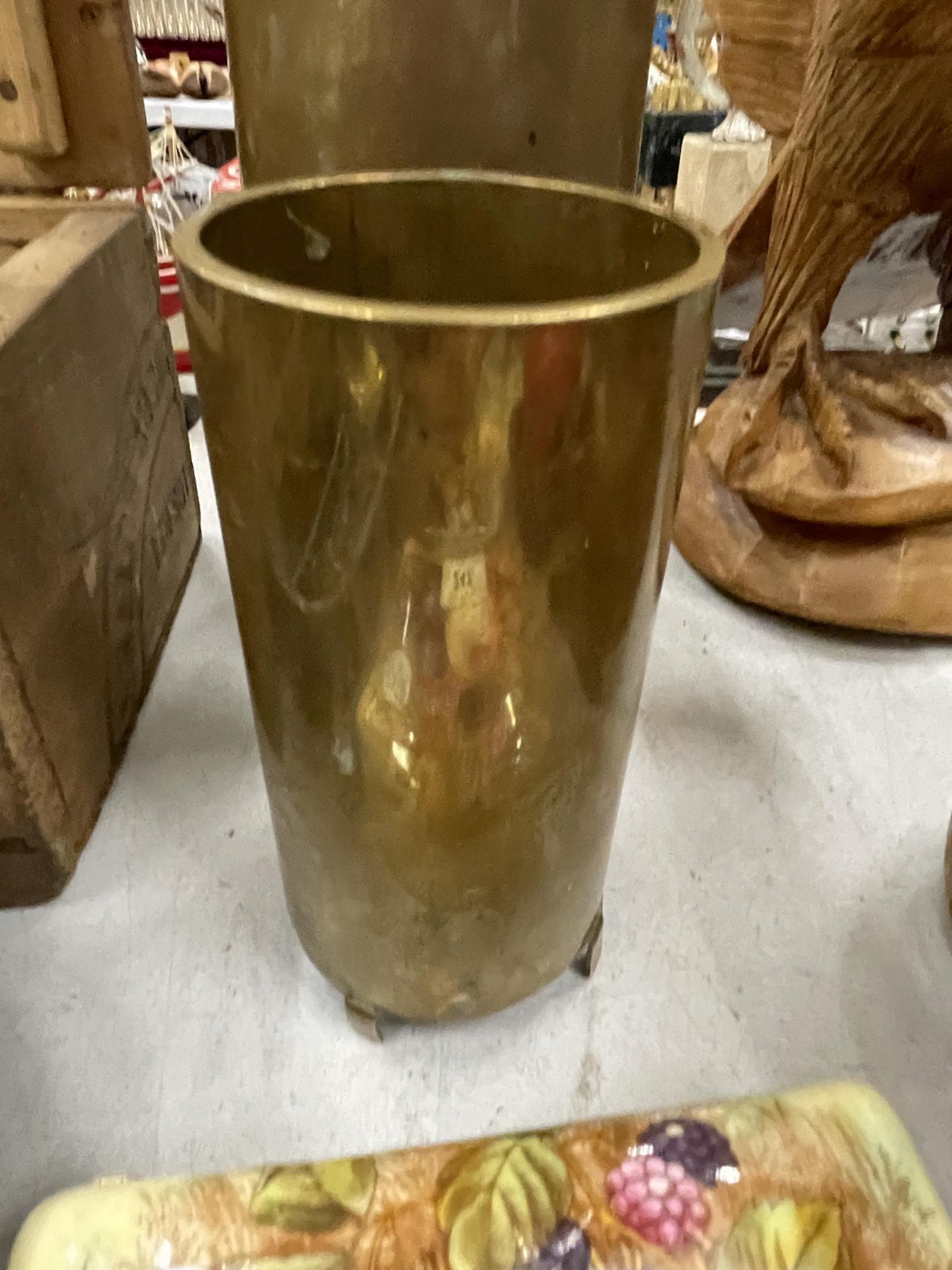 TWO BRASS TRECH ART SHELL VASES, HEIGHTS 25CM AND 14CM - Bild 2 aus 4