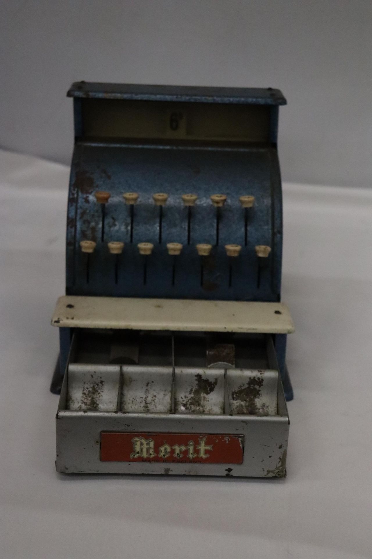 A VIINTAGE 'MERIT' CHILDREN'S METAL TOY CASH TILL - Image 3 of 10