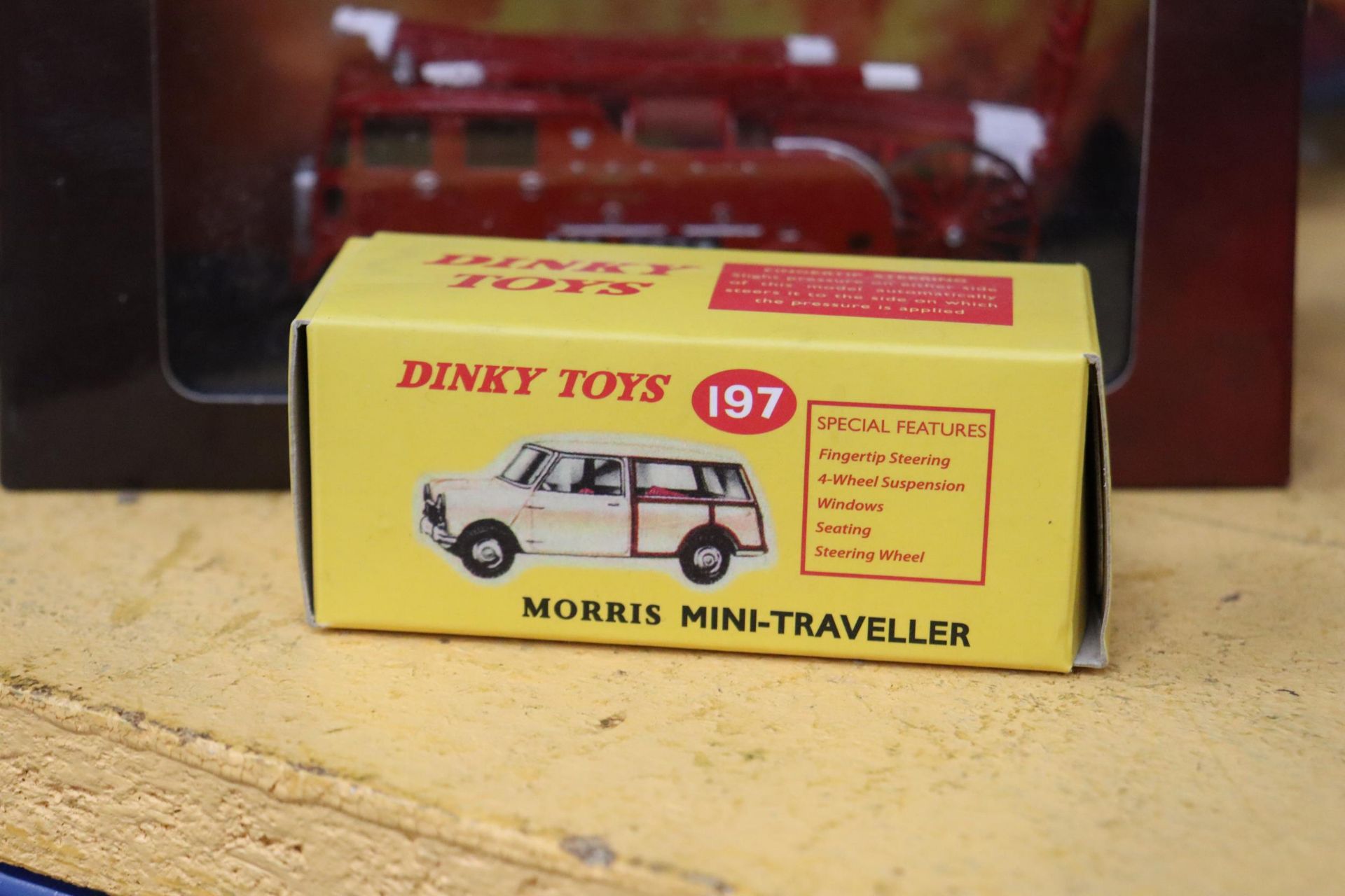 A BOXED DINKY TOYS, NO. 197 MORRIS MINI-TRAVELLER PLUS A BOXED ATLAS FIRE ENGINE - Image 3 of 6