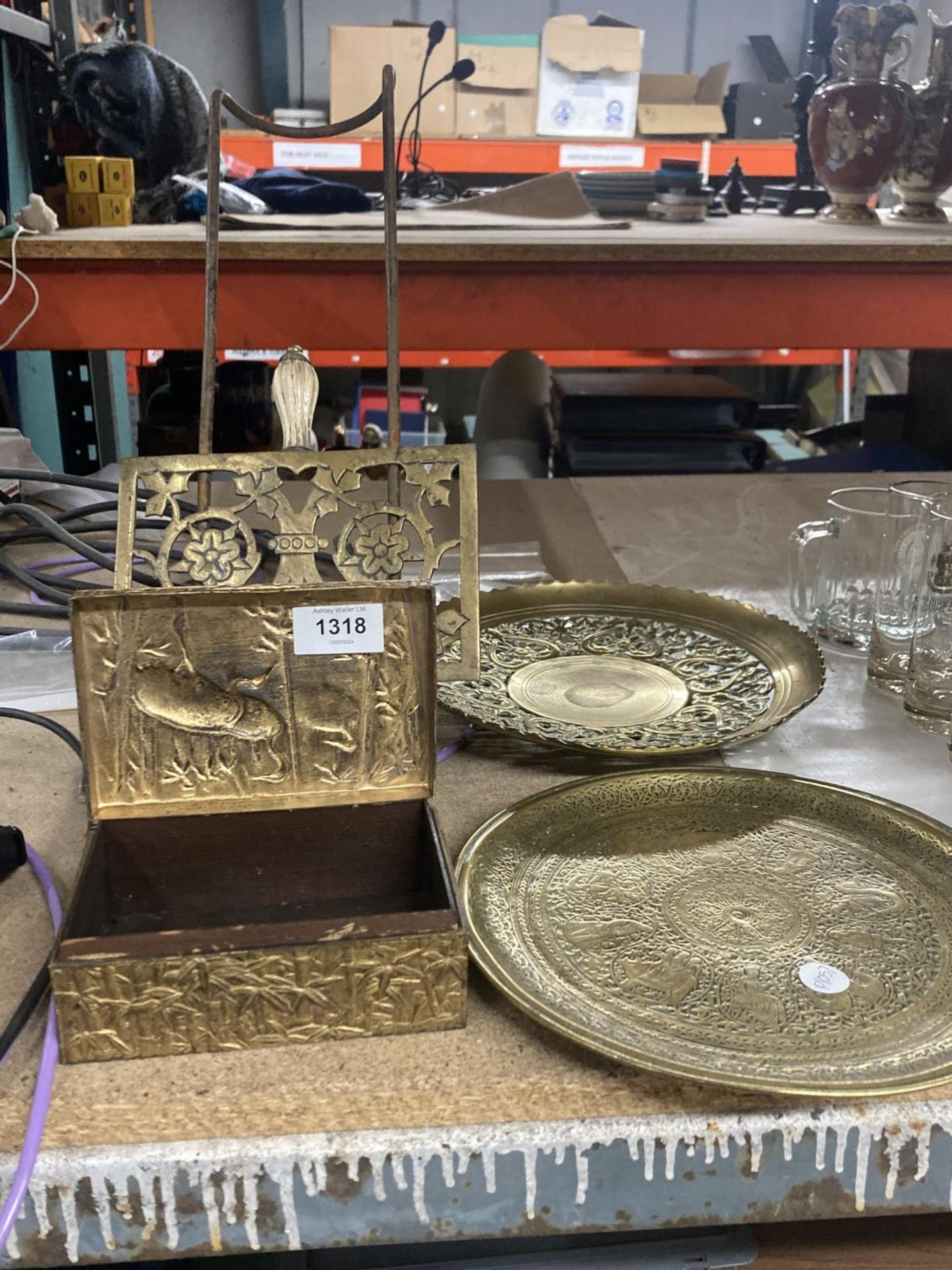 FOUR HEAVY PIECES OF BRASS TO INCLUDE TWO PLATES AND A BOX