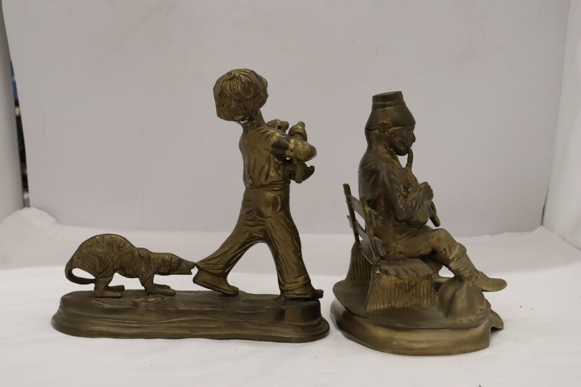 A BRASS FIGURE OF A BOY WITH PUPPY DOGS, HEIGHT 20CM, WIDTH 20CM TOGETHER WITH A BRASS LADEL AND A - Image 4 of 8