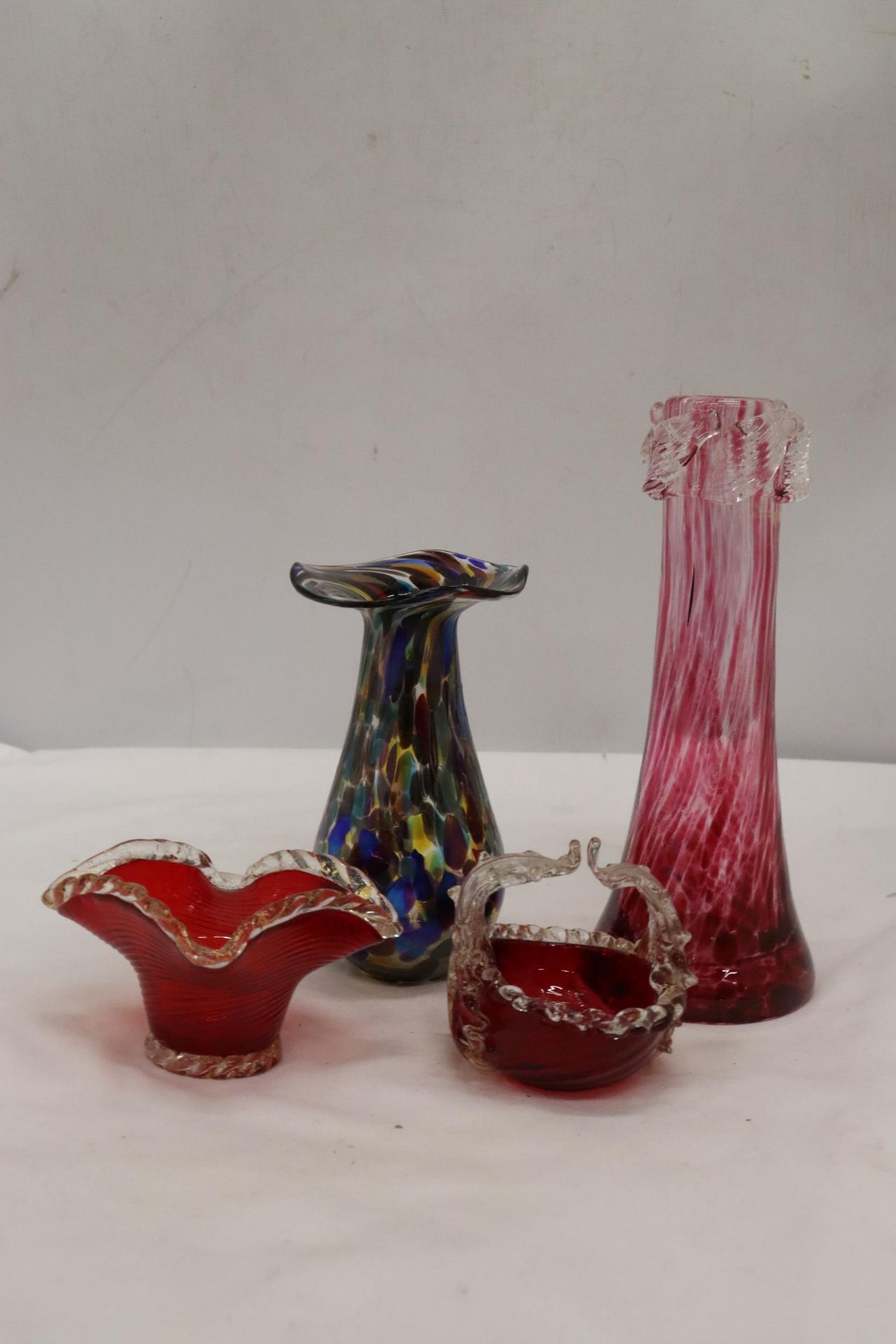 TWO PIECES OF VINTAGE CRANBERRY GLASS BOWLS PLUS TWO ART GLASS VASES