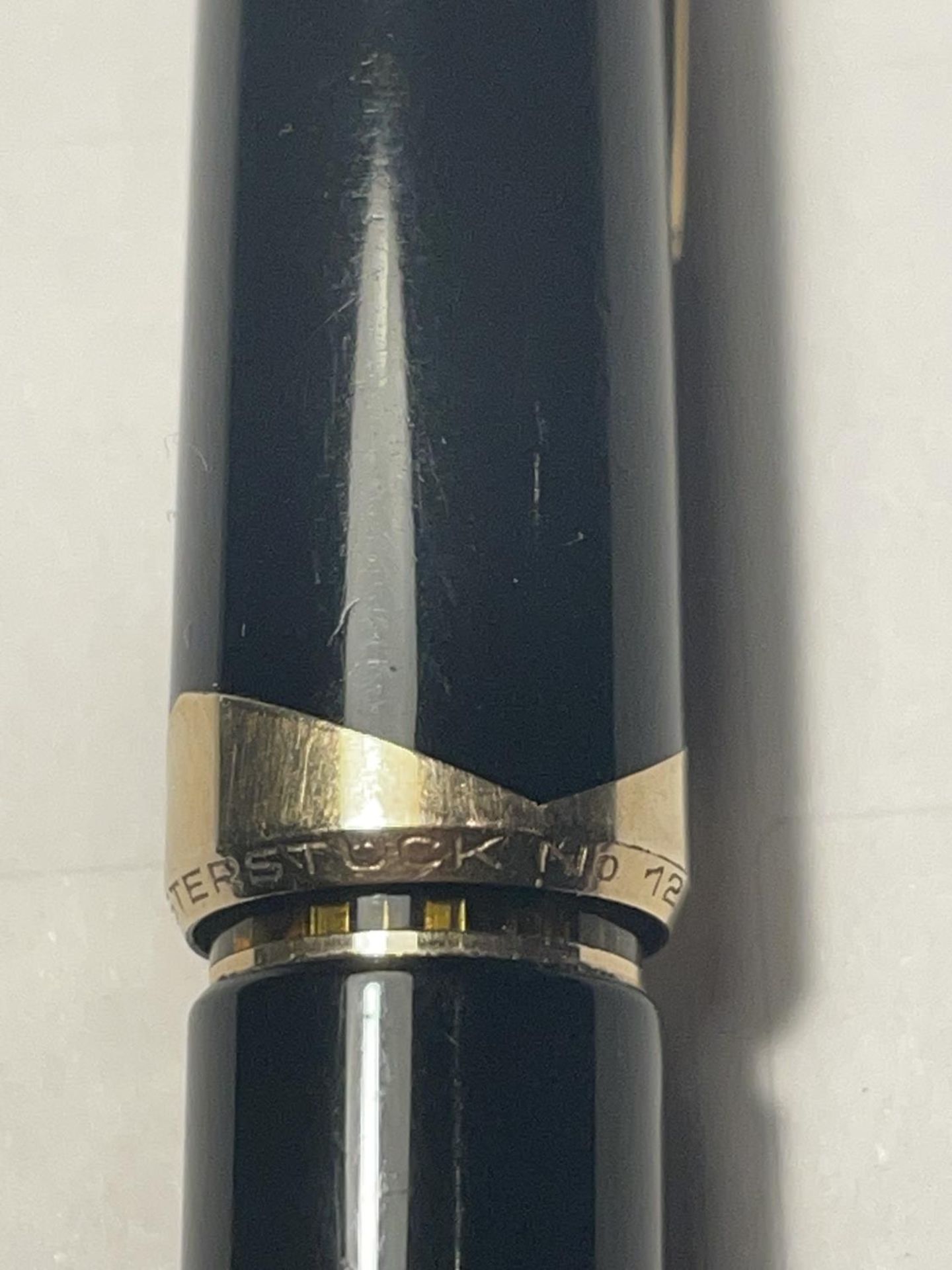A MONT BLANC MEISTERSTUCK No 12 WITH 14 CARAT GOLD NIB (LID A/F) - Image 3 of 7