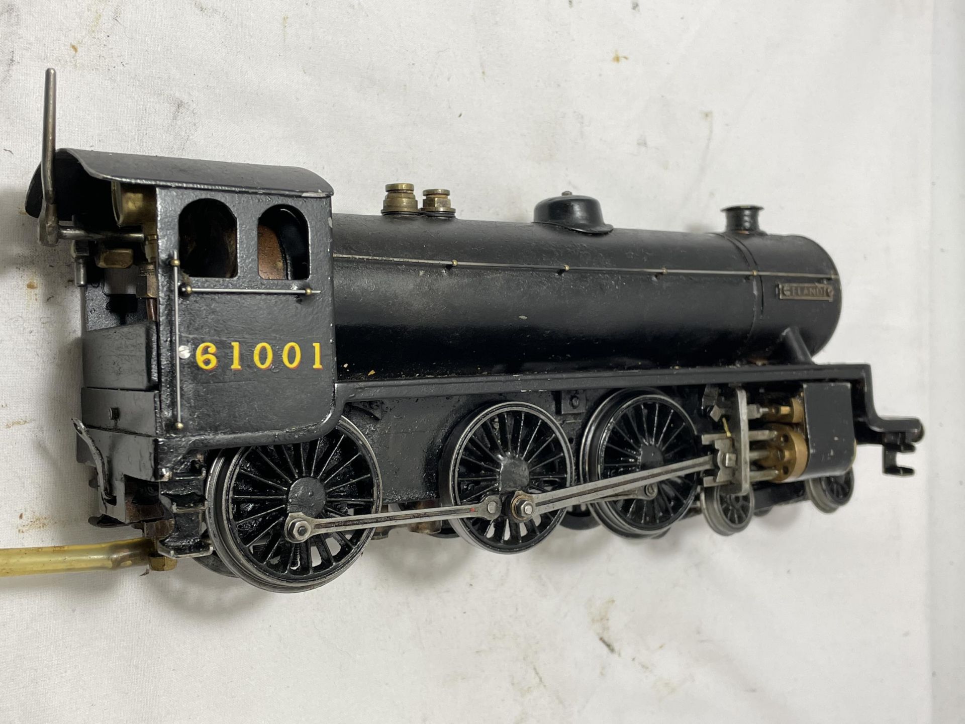 A SCRATCH BUILT LIVE STEAM 30 MM GAUGE 4-6-0 MODEL RAILWAY LOCOMOTIVE "ELAND" NUMBER 61001 IN - Image 2 of 5