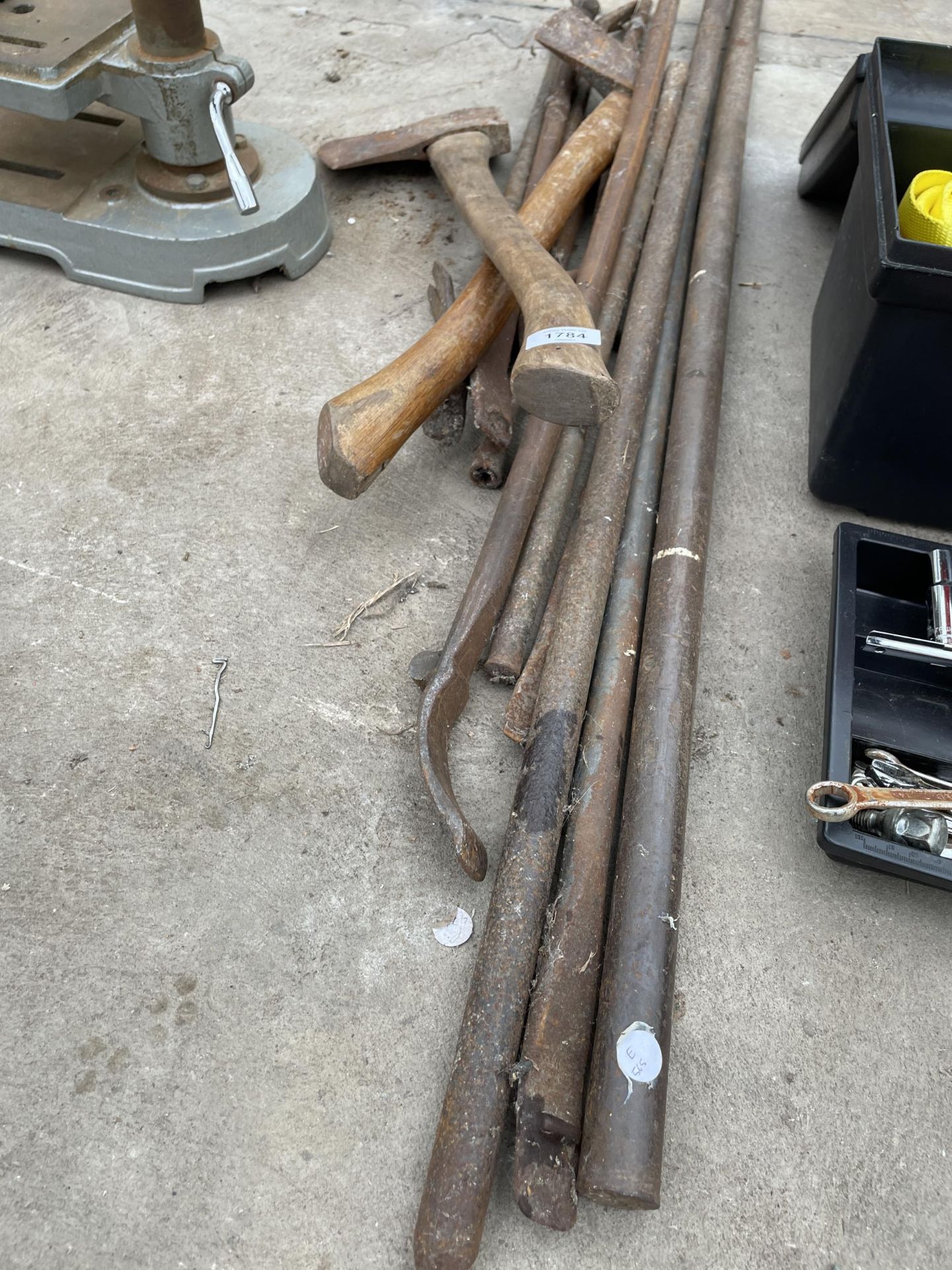 A COLLECTION OF CROW BARS AND TWO LOG SPLITTING AXES - Image 2 of 3