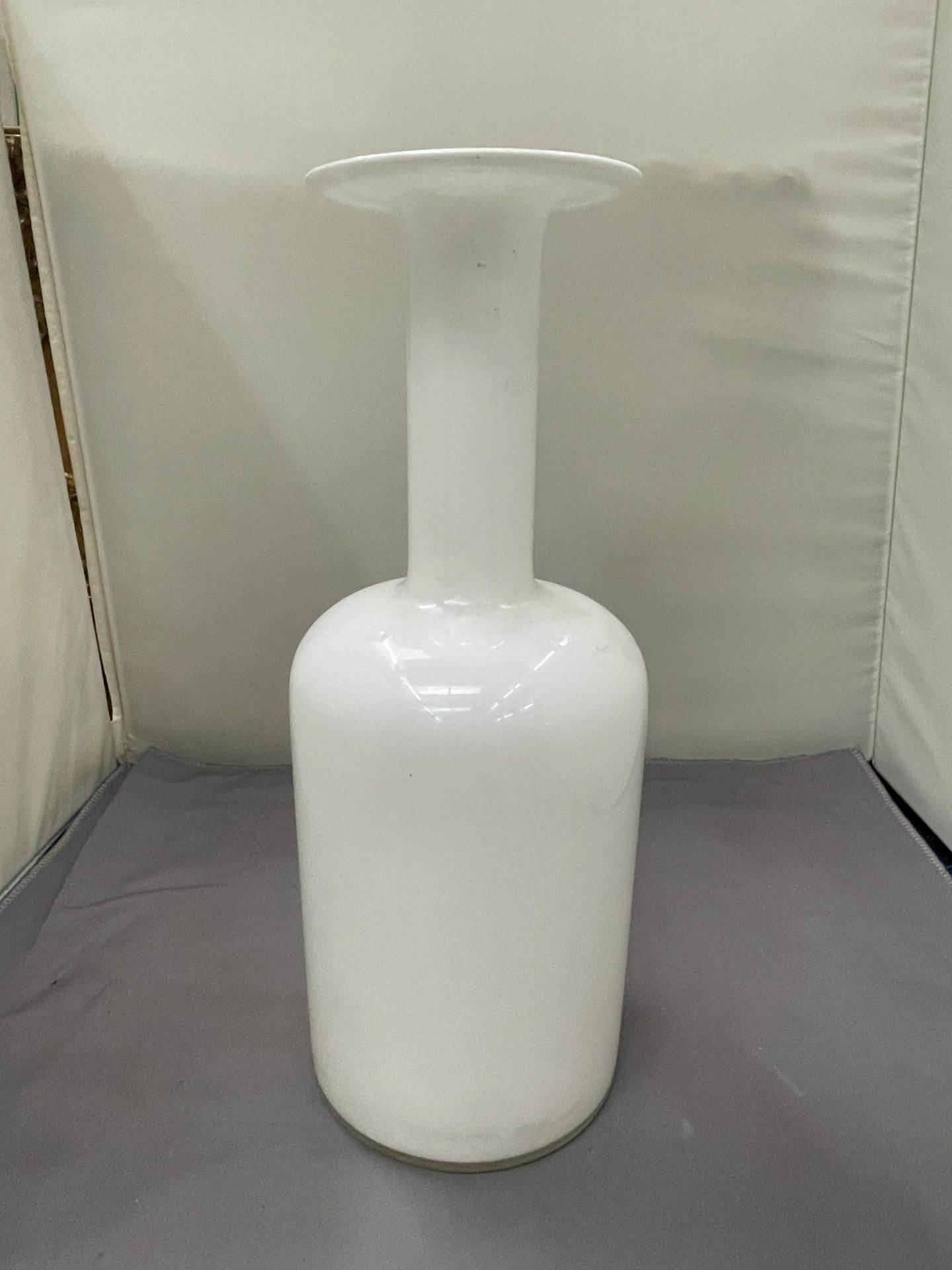 A DANISH GULVVASE STYLE VASE (A/F CRACK NEAR BASE)