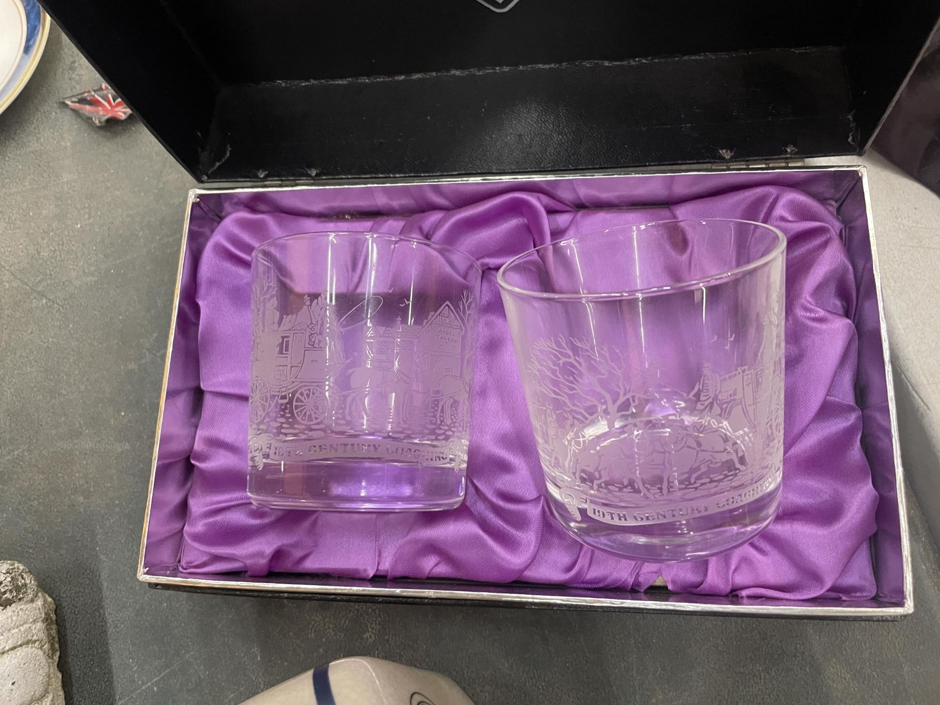 A PAIR OF EDINBURGH INTERNATIONAL WHISKY GLASSES WITH 19TH CENTURY COACHING ENGRAVING, IN